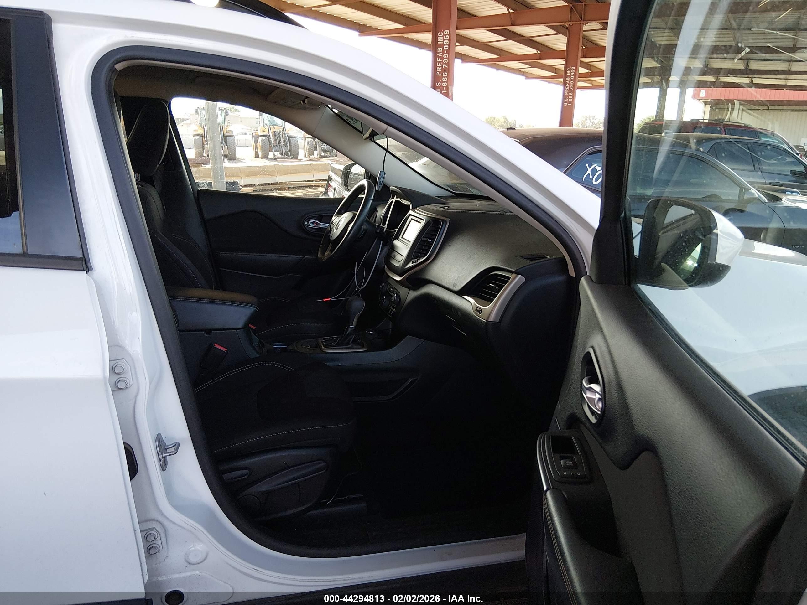 JEEP CHEROKEE image 5