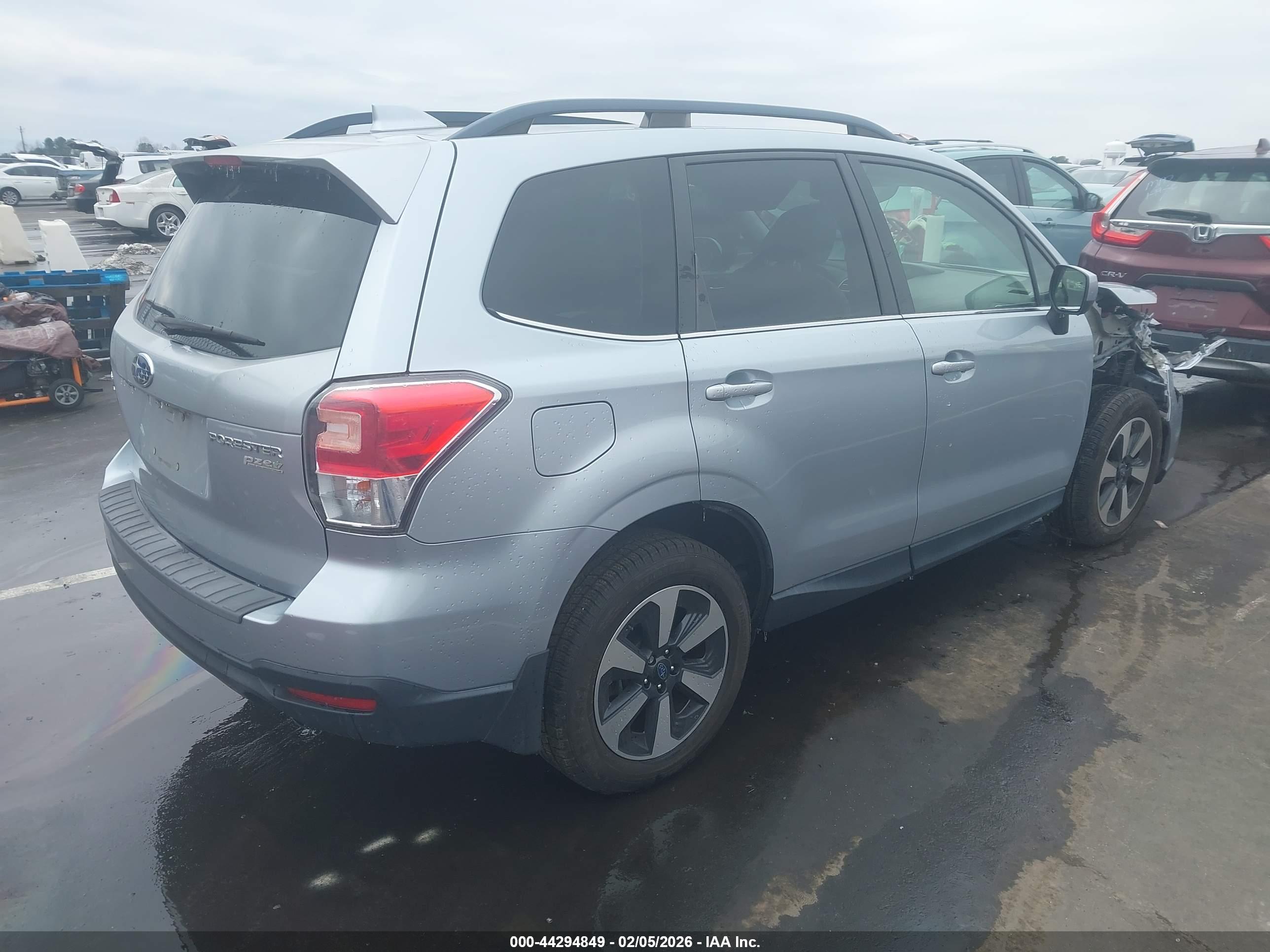 SUBARU FORESTER image 4