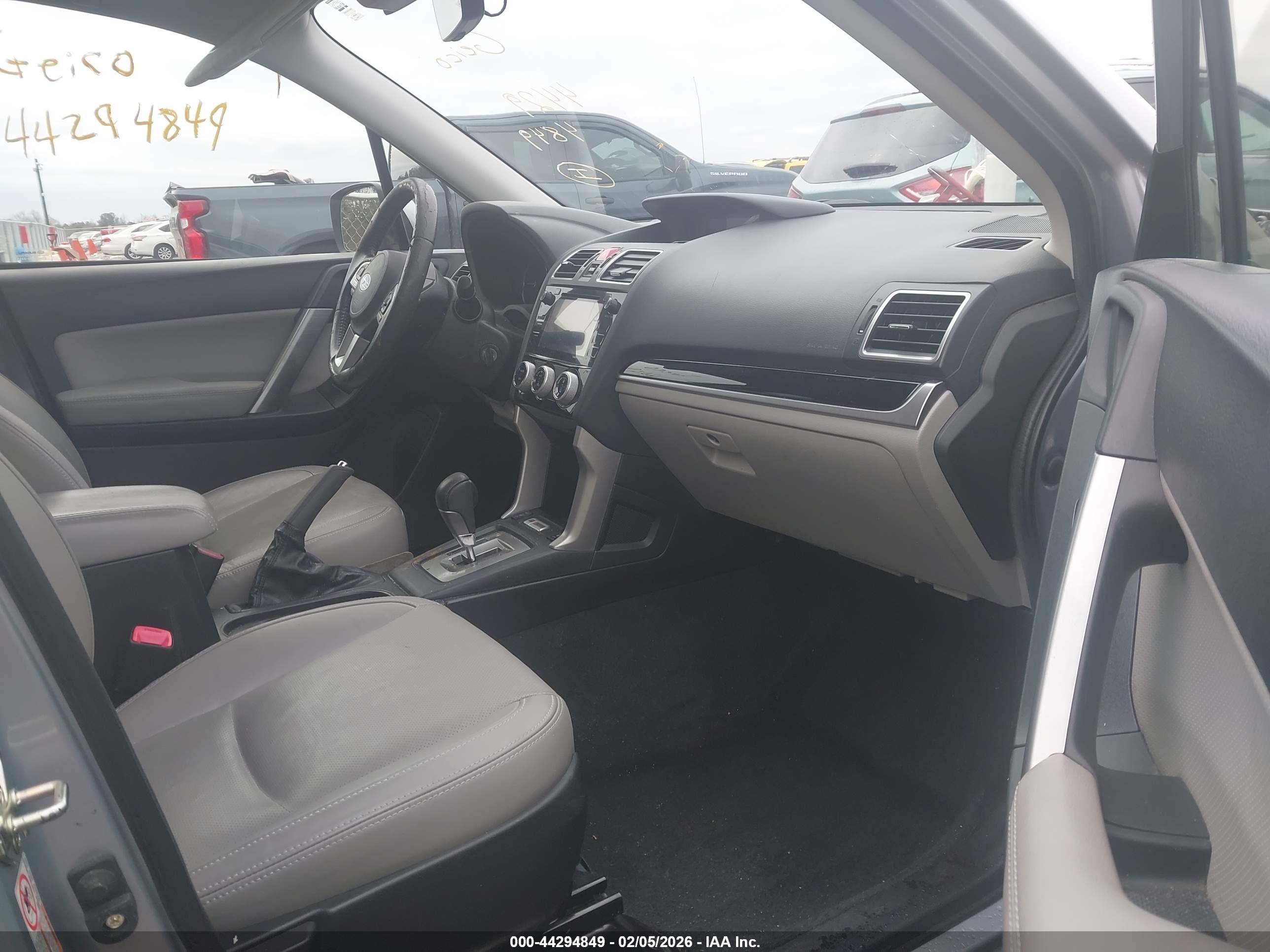 SUBARU FORESTER image 5