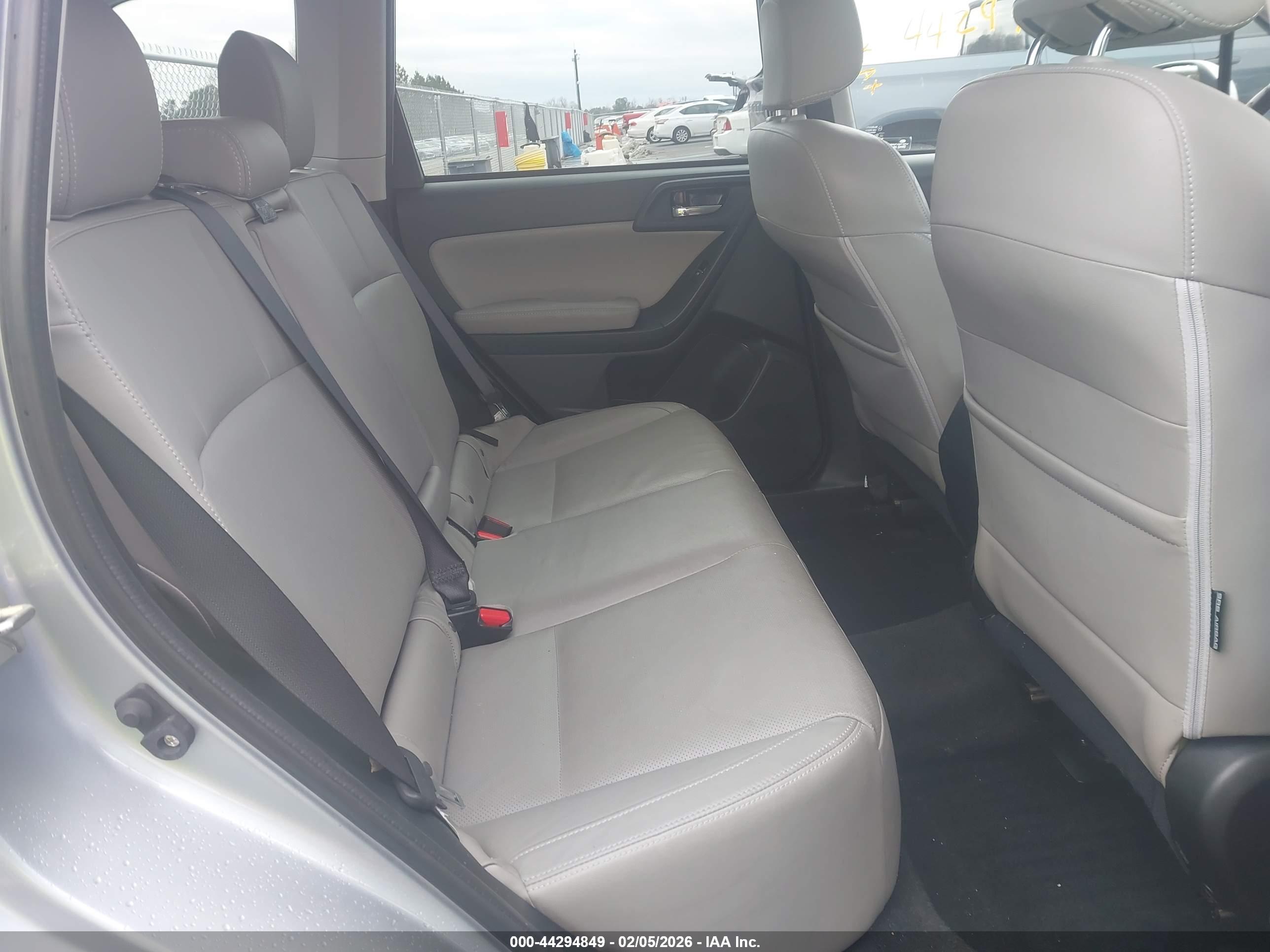 SUBARU FORESTER image 8