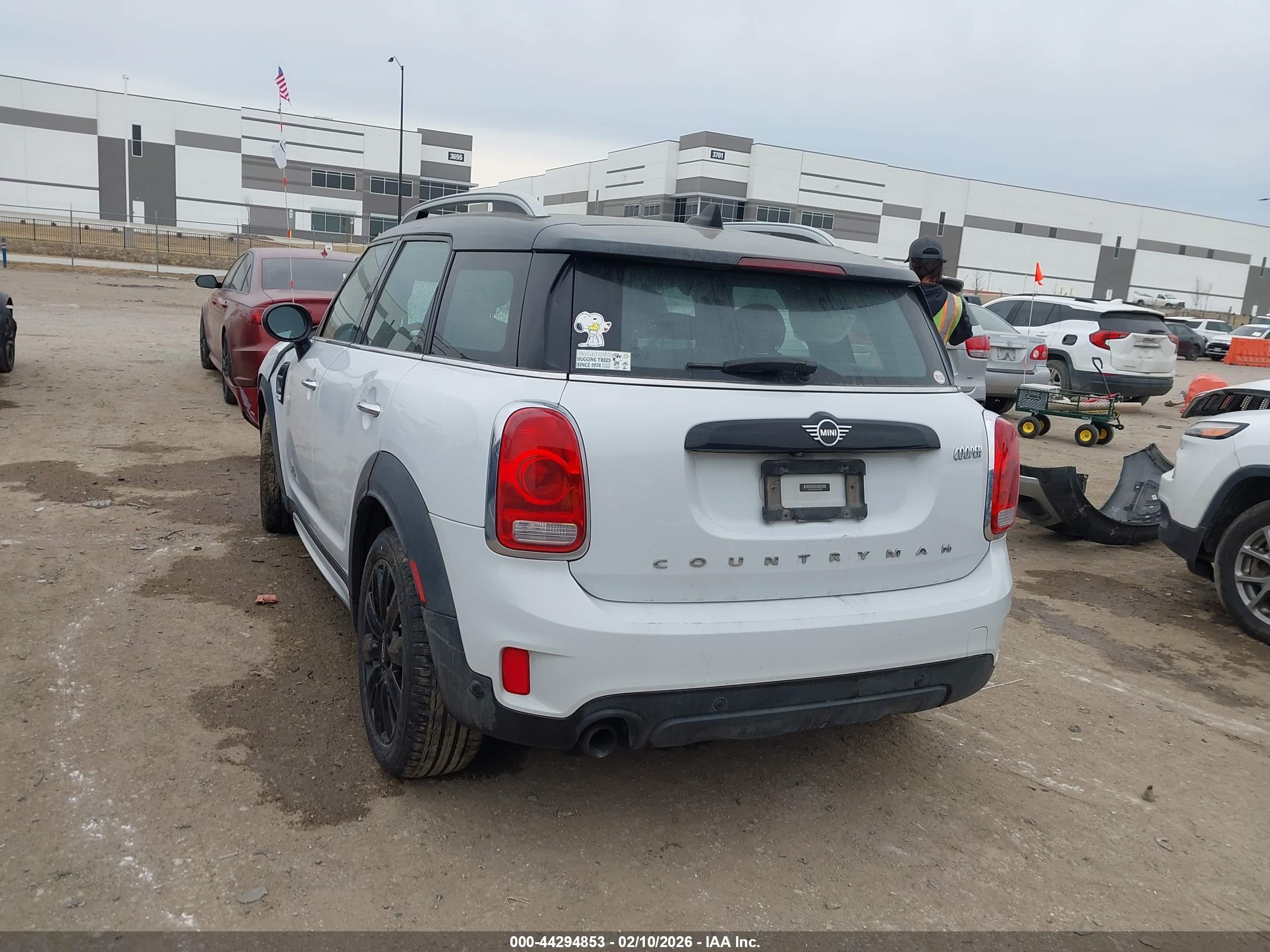 MINI COUNTRYMAN image 3