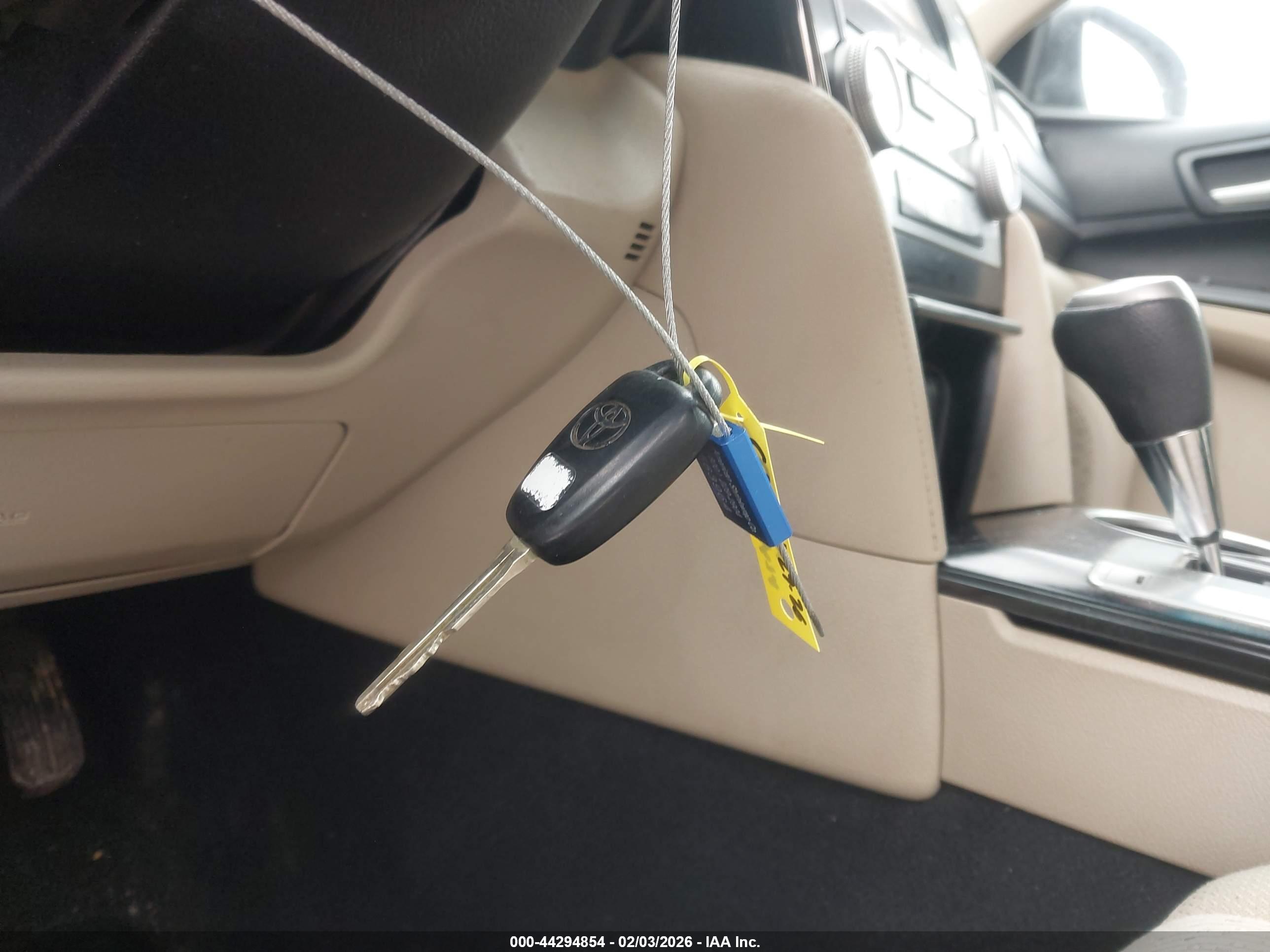 TOYOTA CAMRY image 11