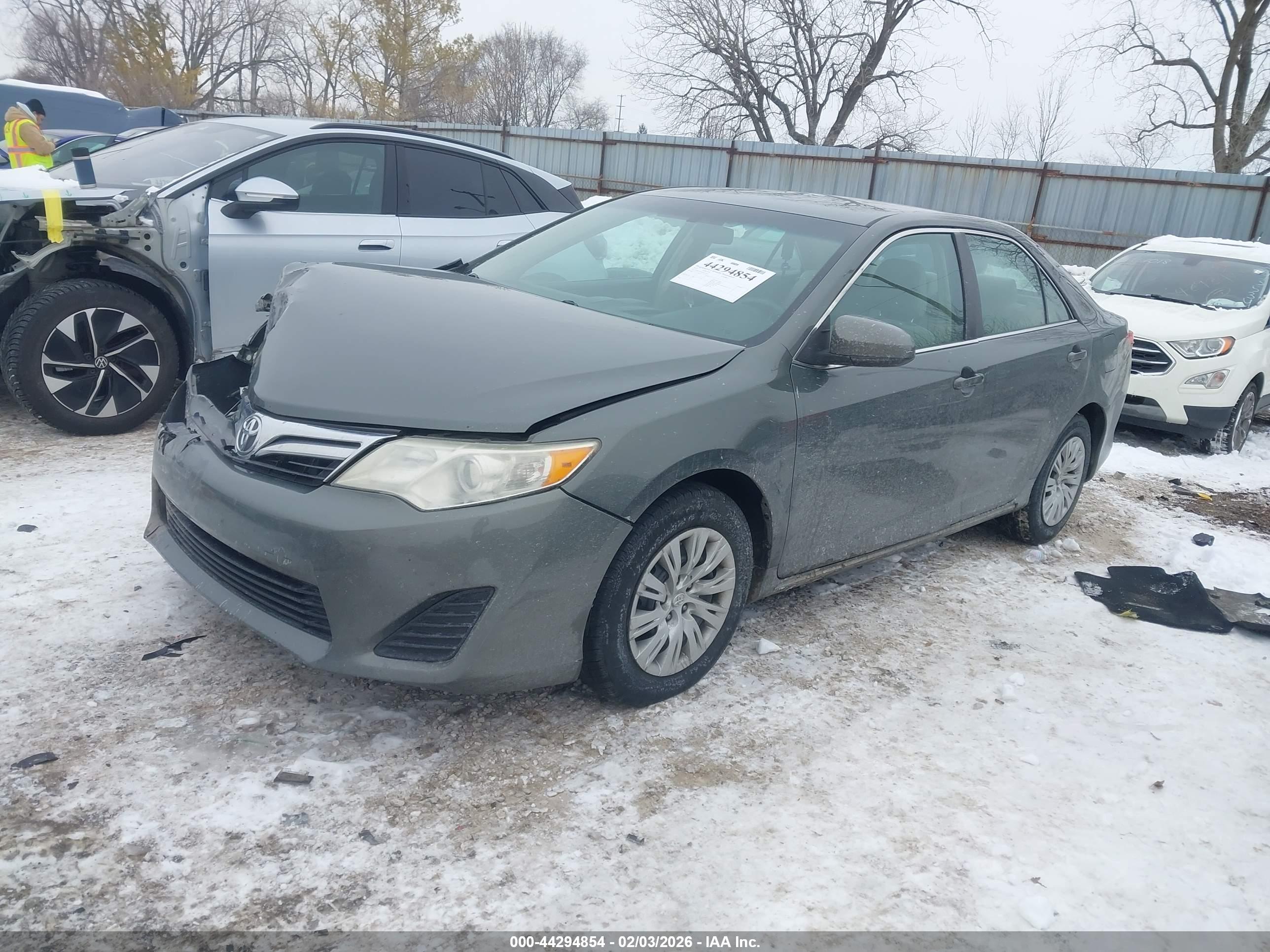 TOYOTA CAMRY image 2