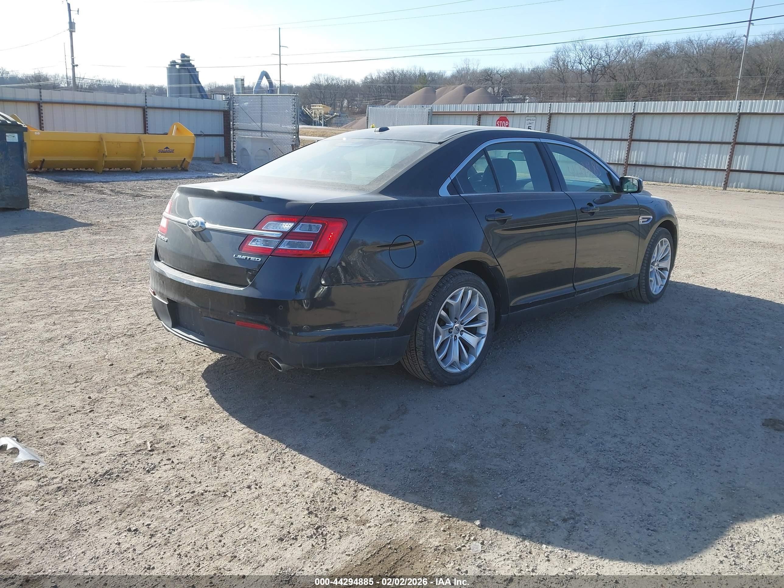 FORD TAURUS image 4