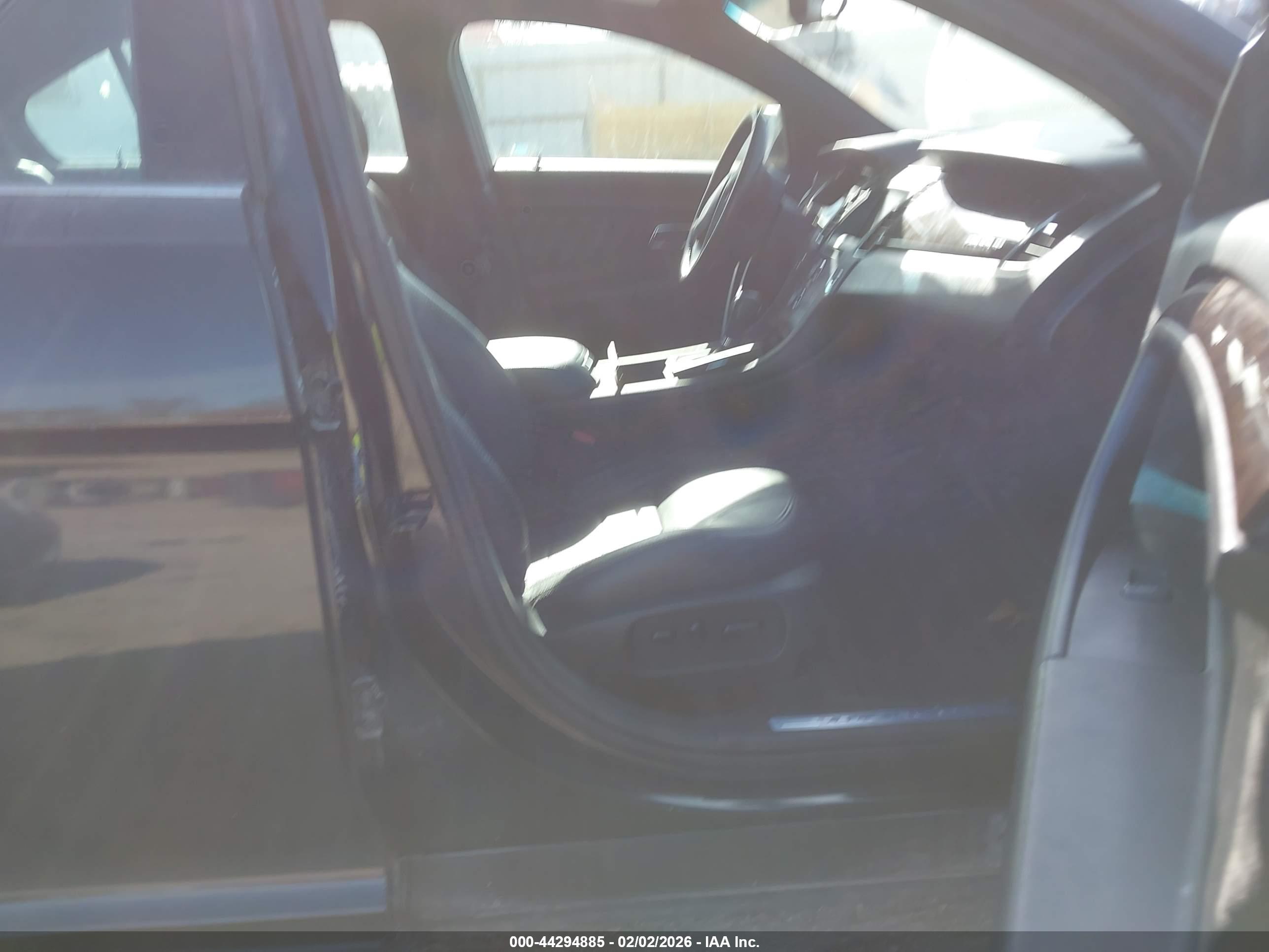 FORD TAURUS image 5