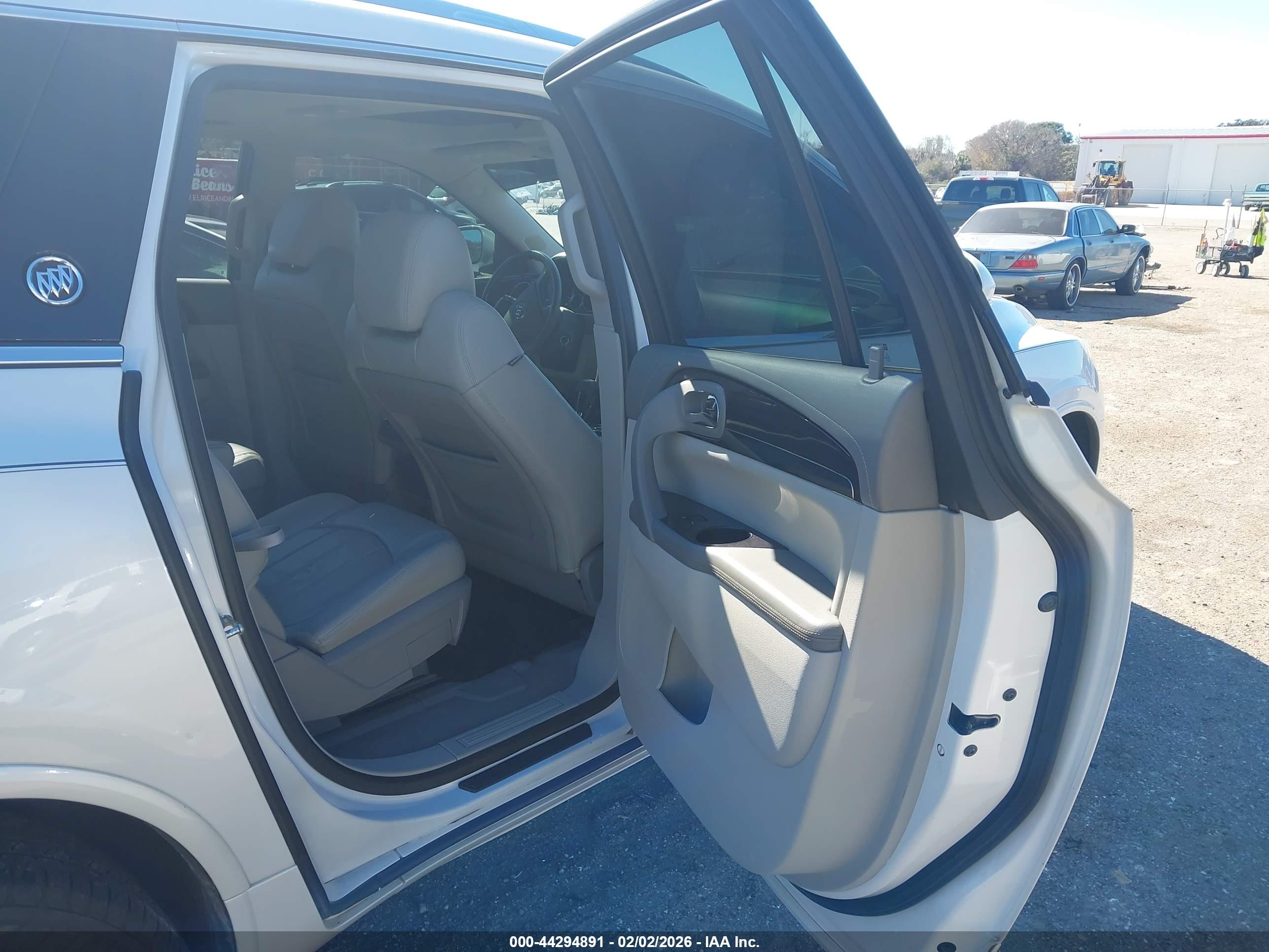 BUICK ENCLAVE image 8
