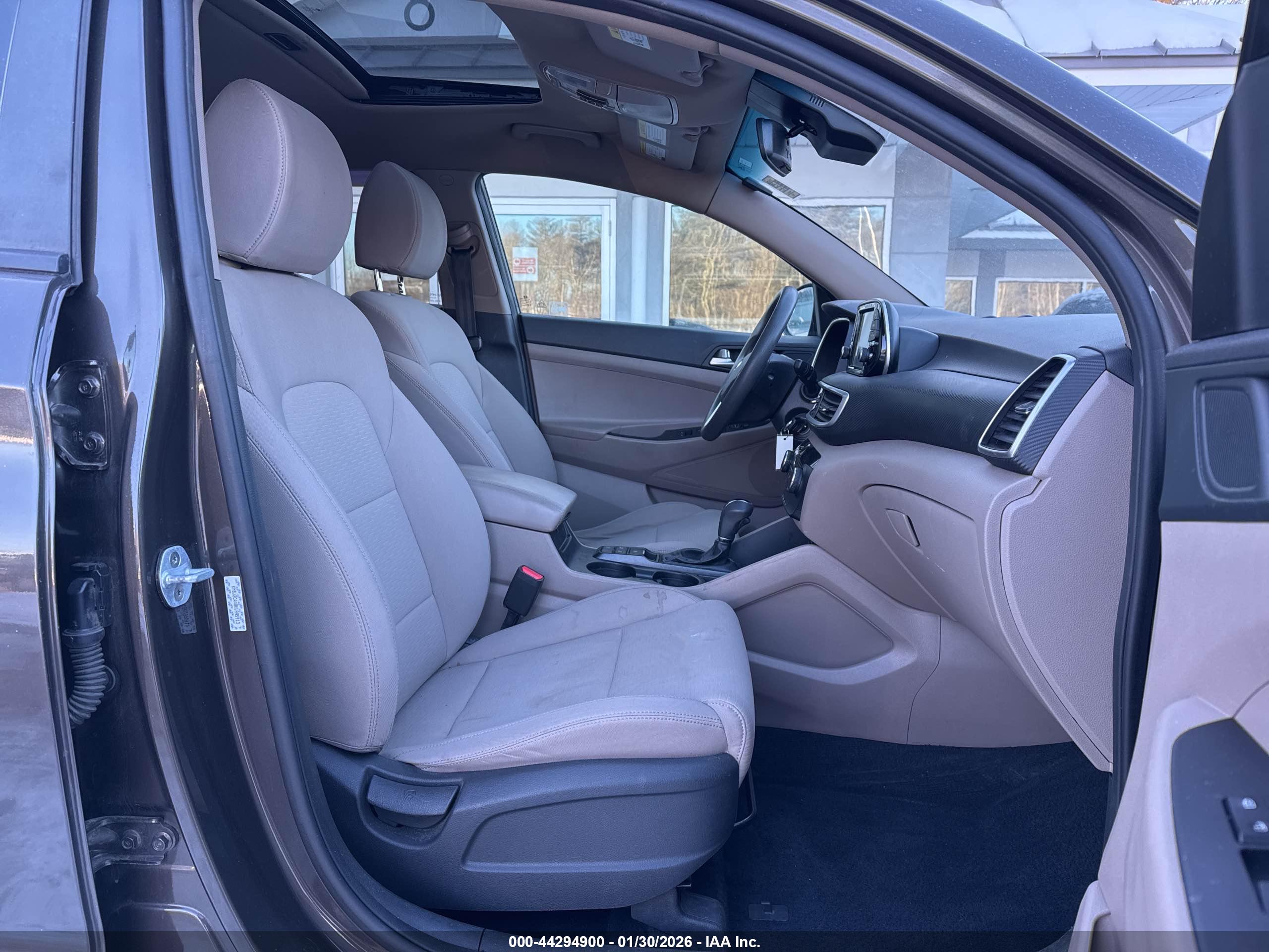 HYUNDAI TUCSON image 5