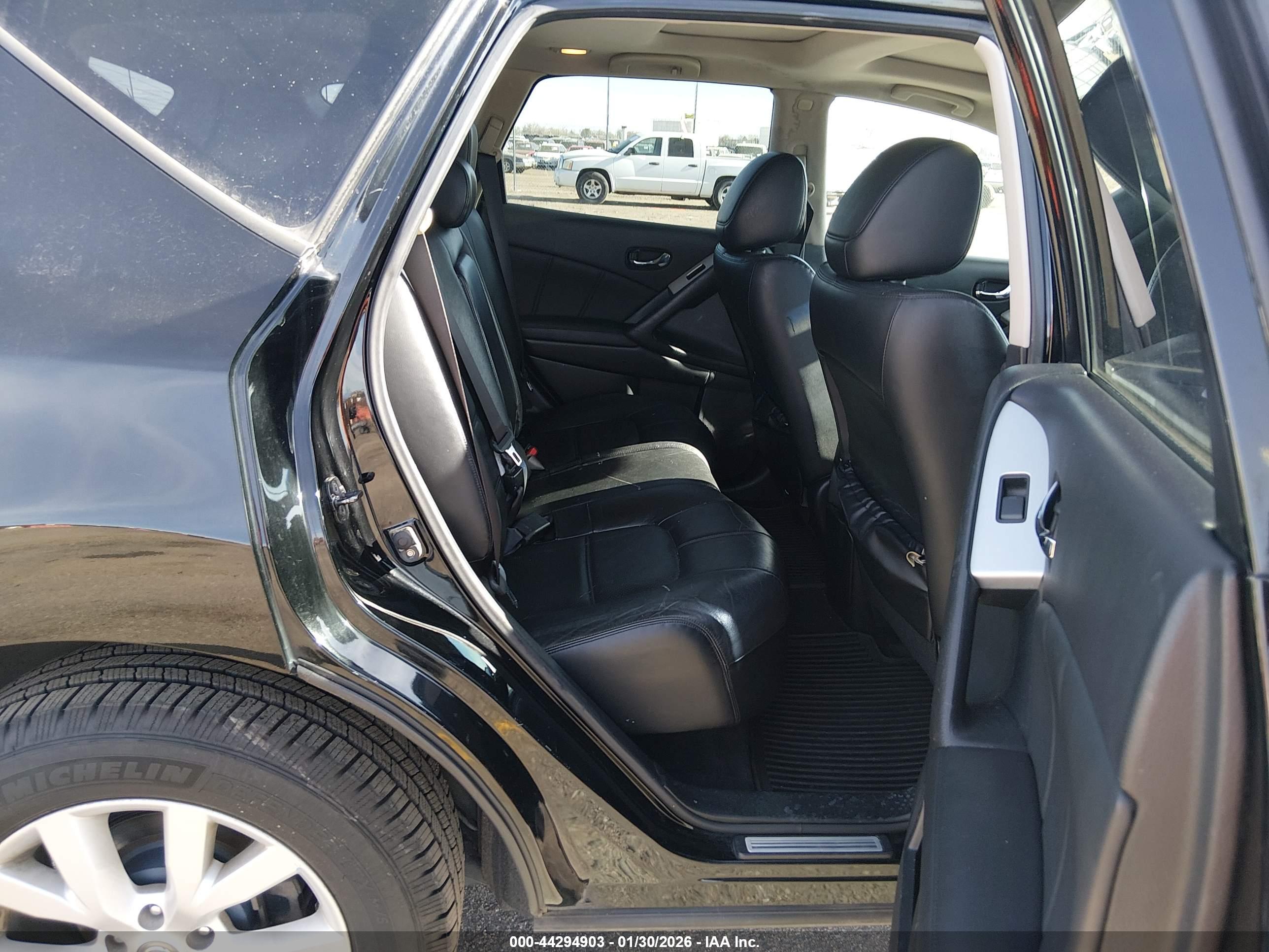 NISSAN MURANO image 8