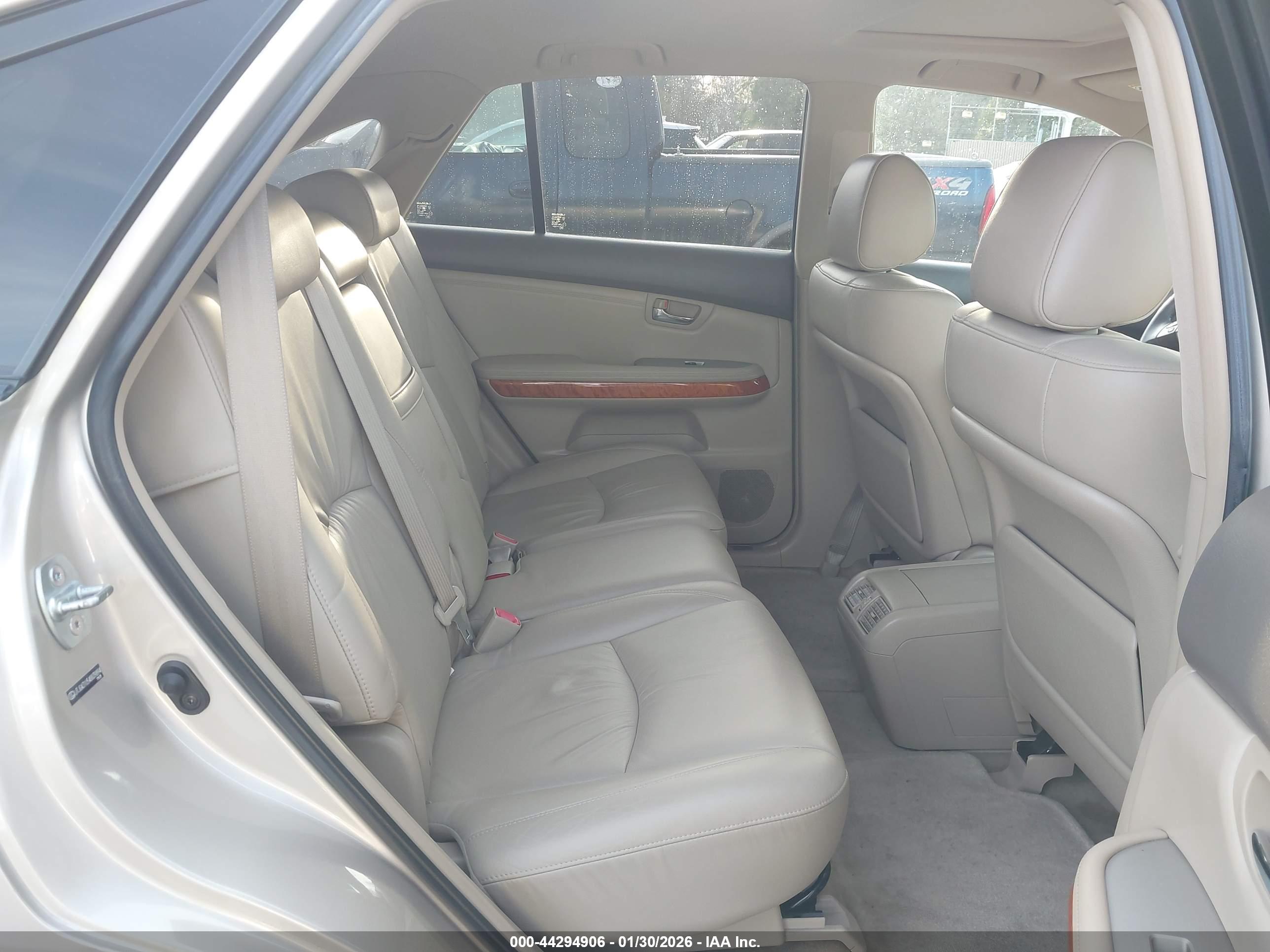 LEXUS RX image 8