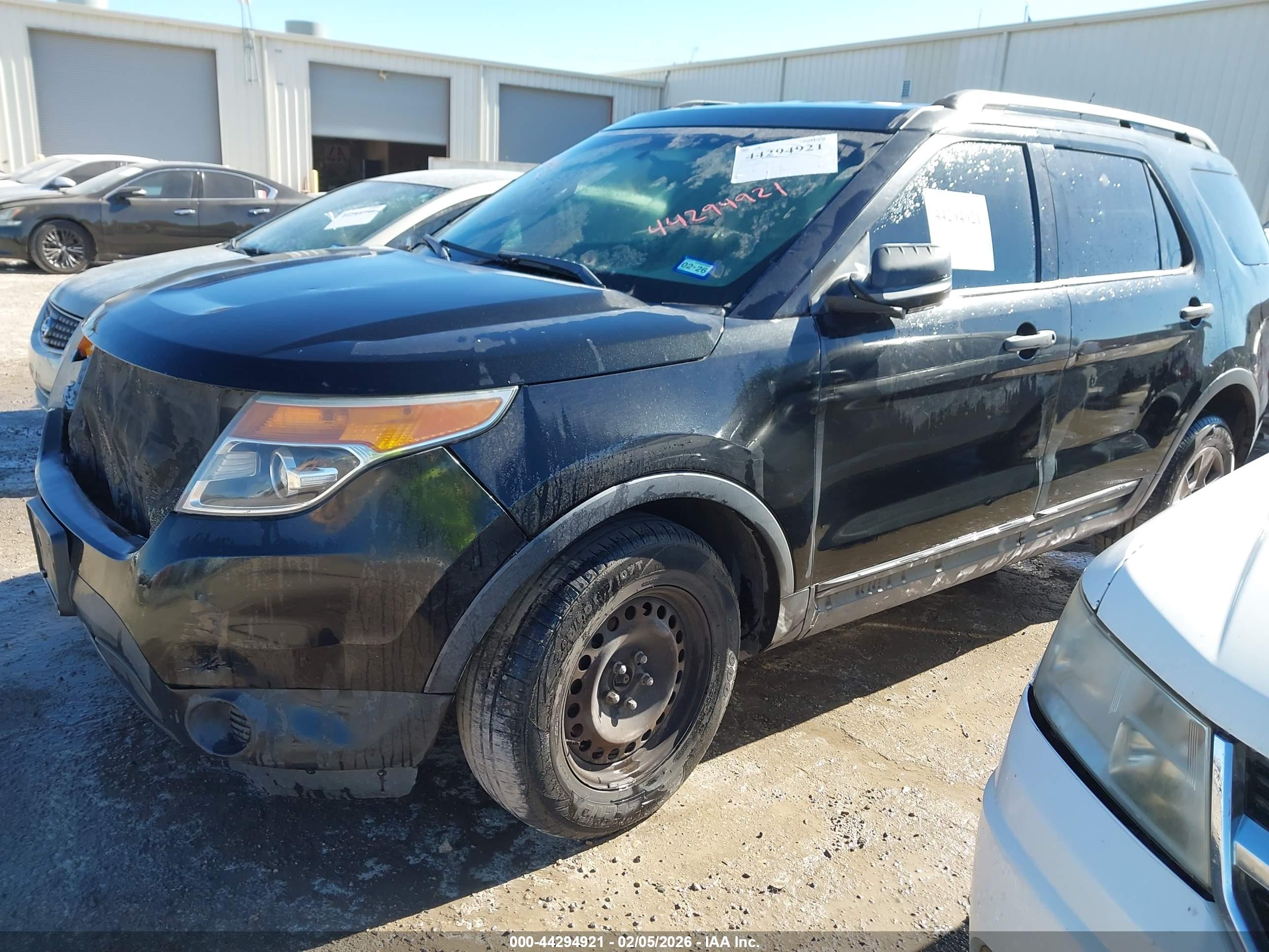 FORD EXPLORER image 2