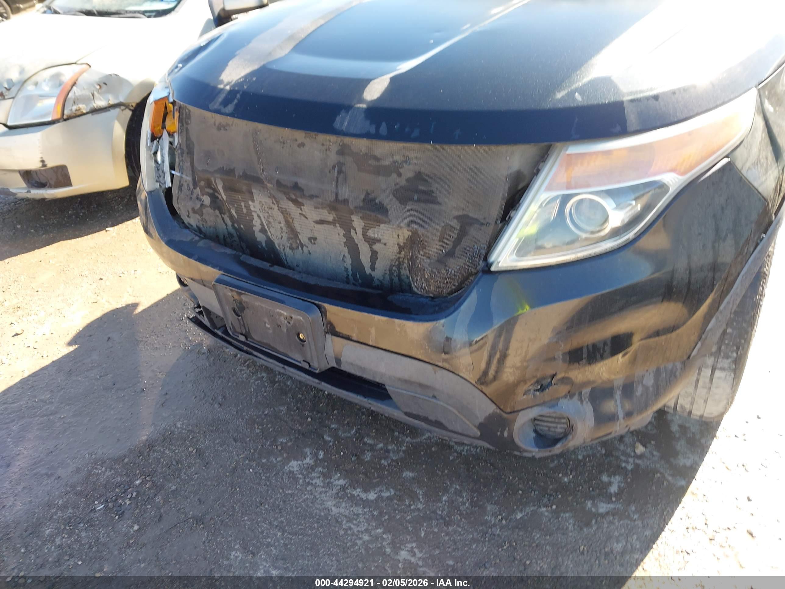 FORD EXPLORER image 6