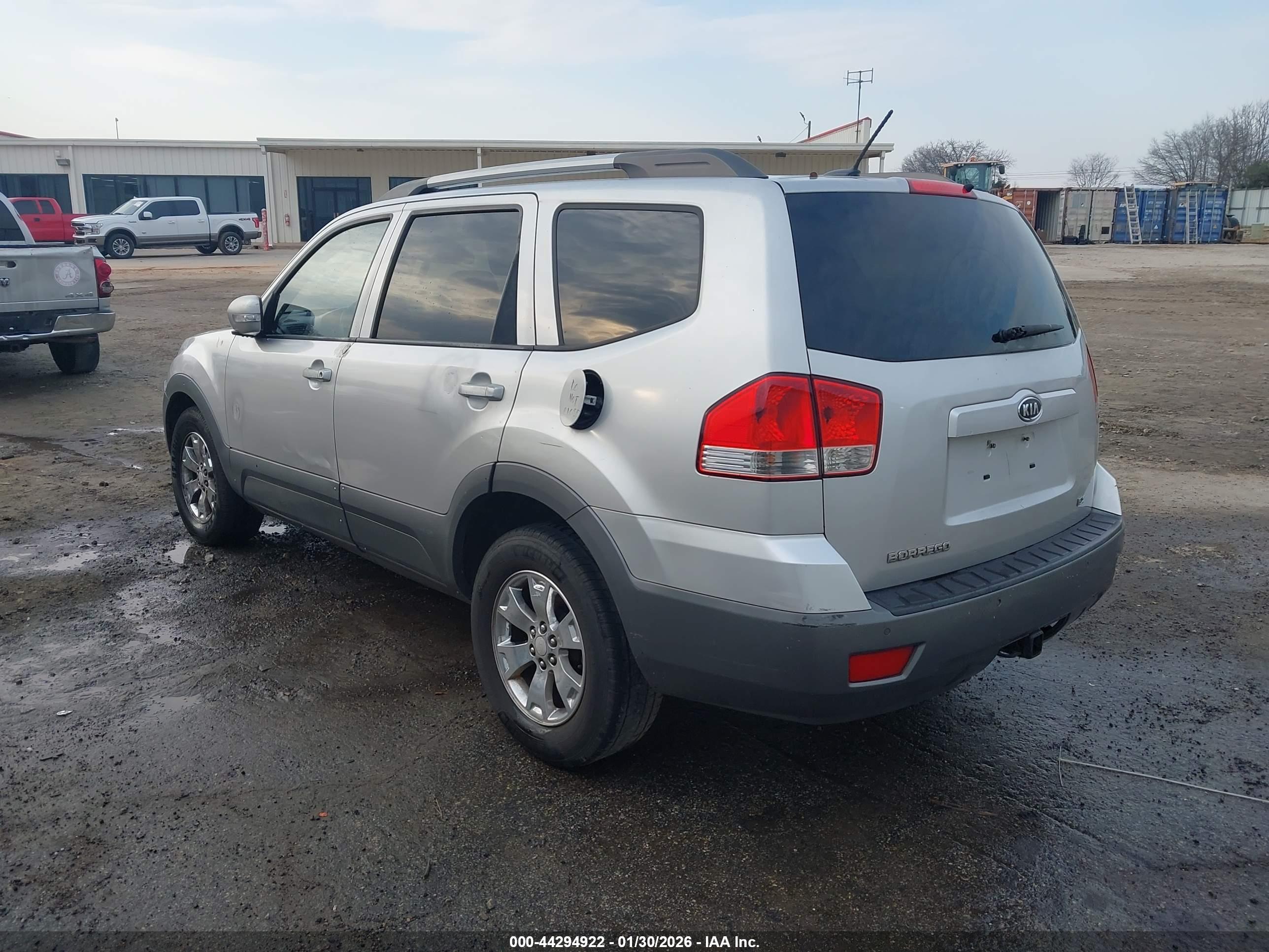 KIA BORREGO image 3