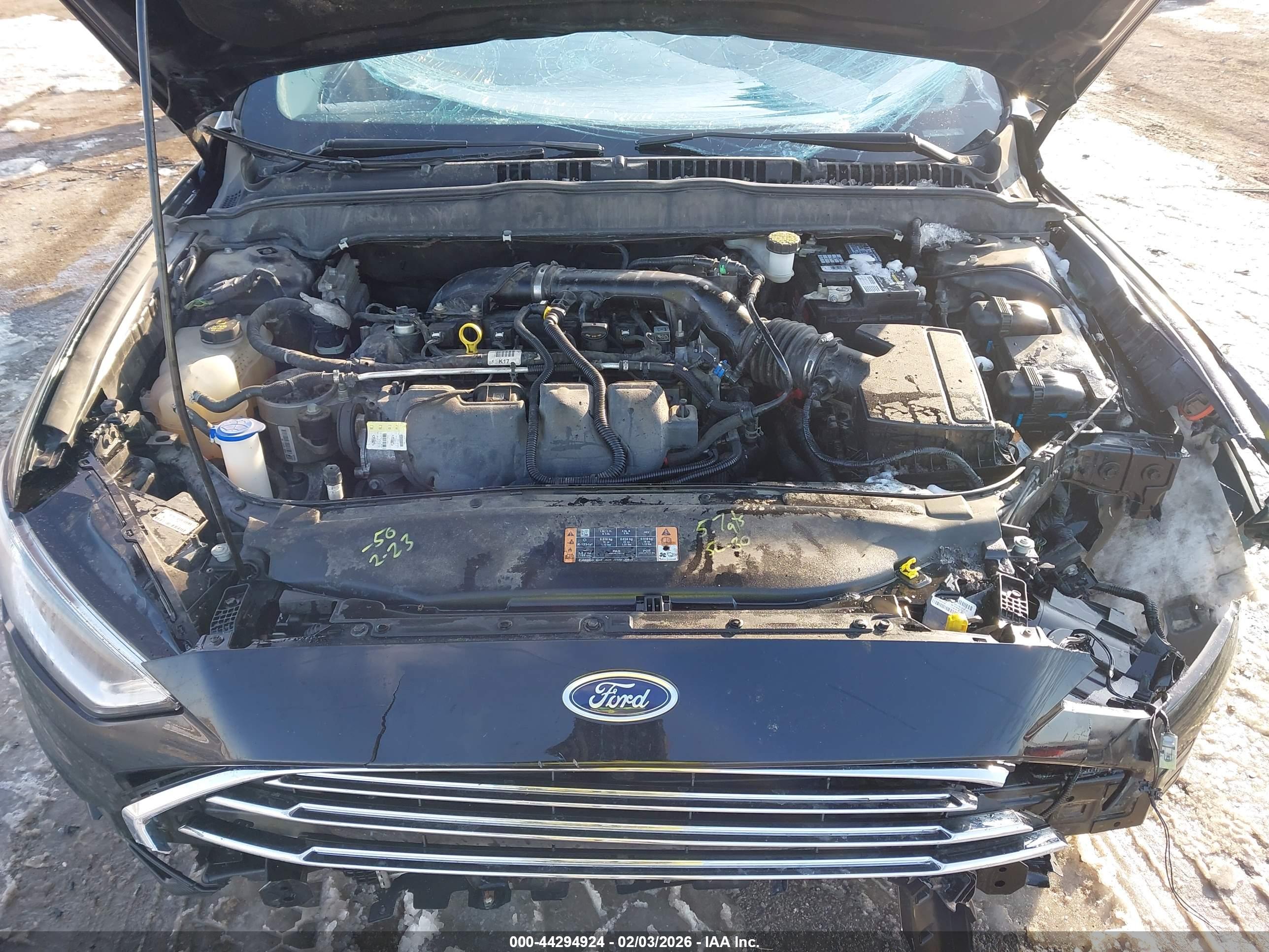 FORD FUSION image 10