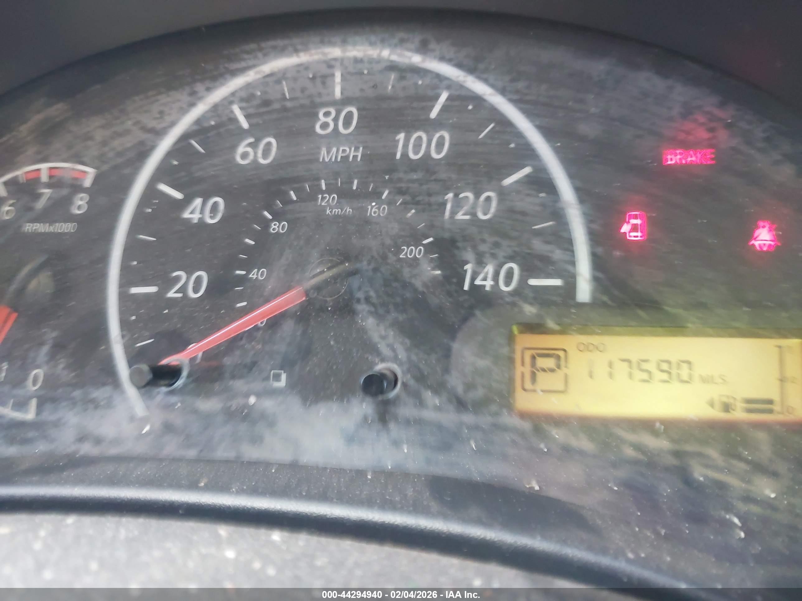 NISSAN VERSA image 7