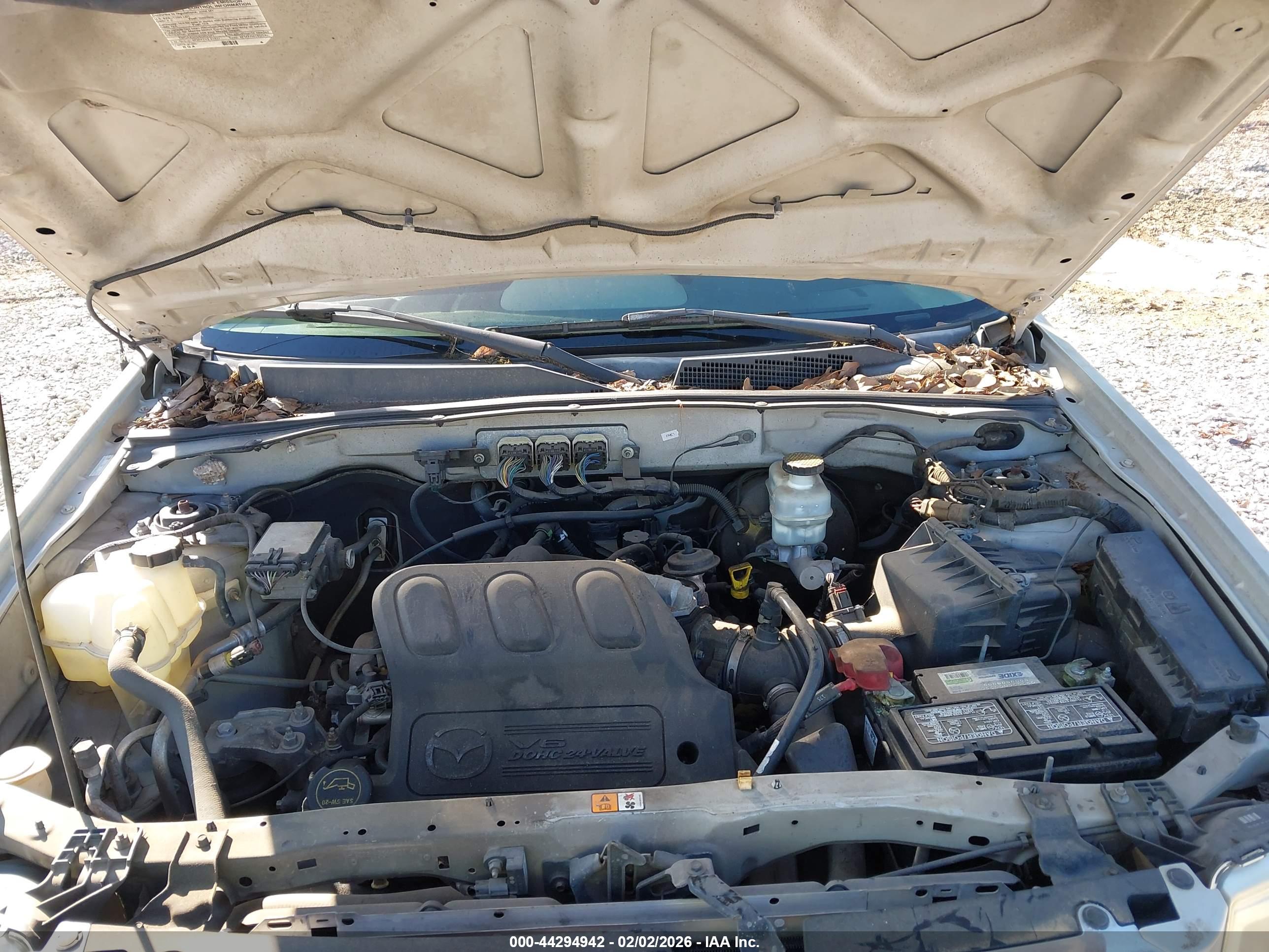 MAZDA TRIBUTE image 10