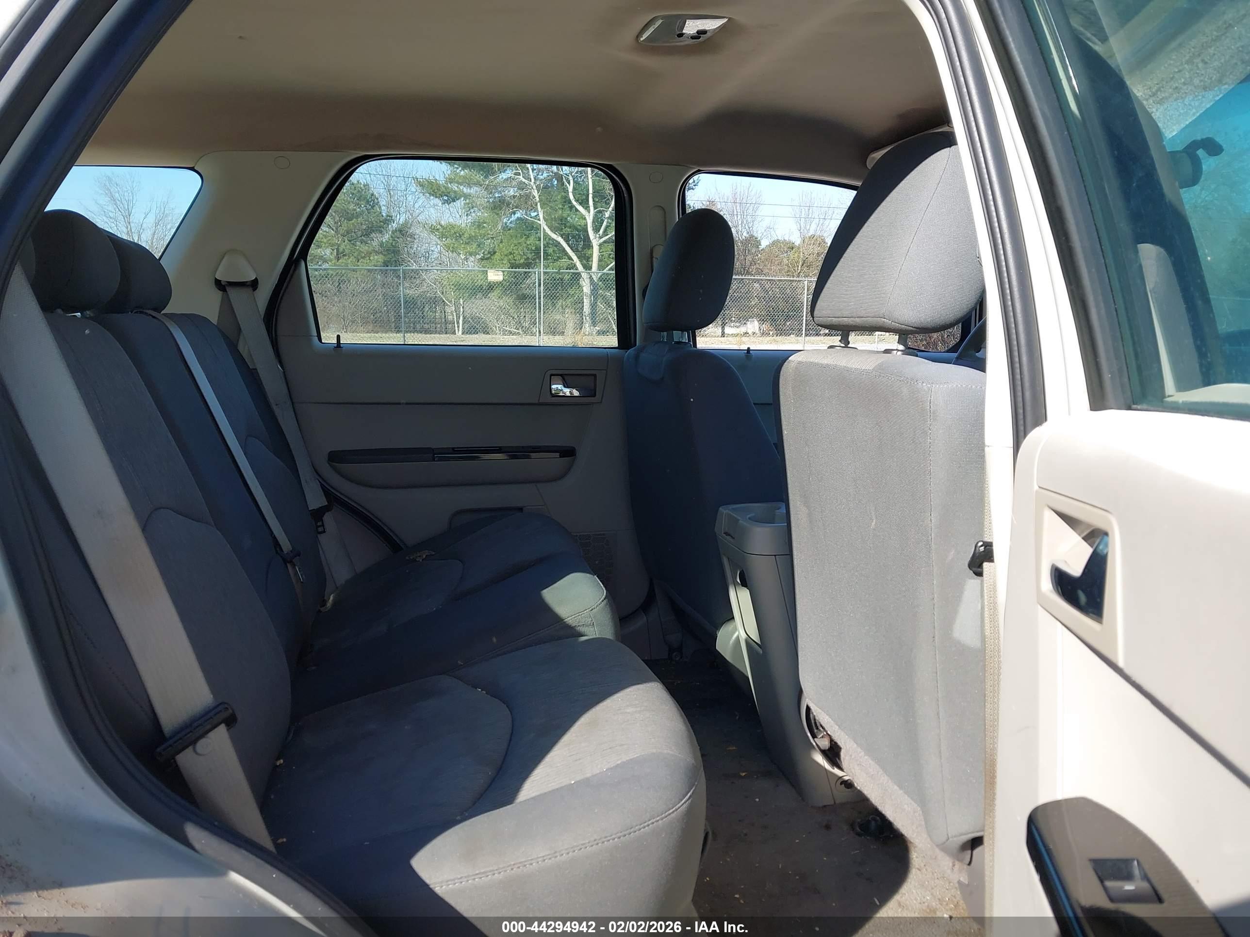 MAZDA TRIBUTE image 8