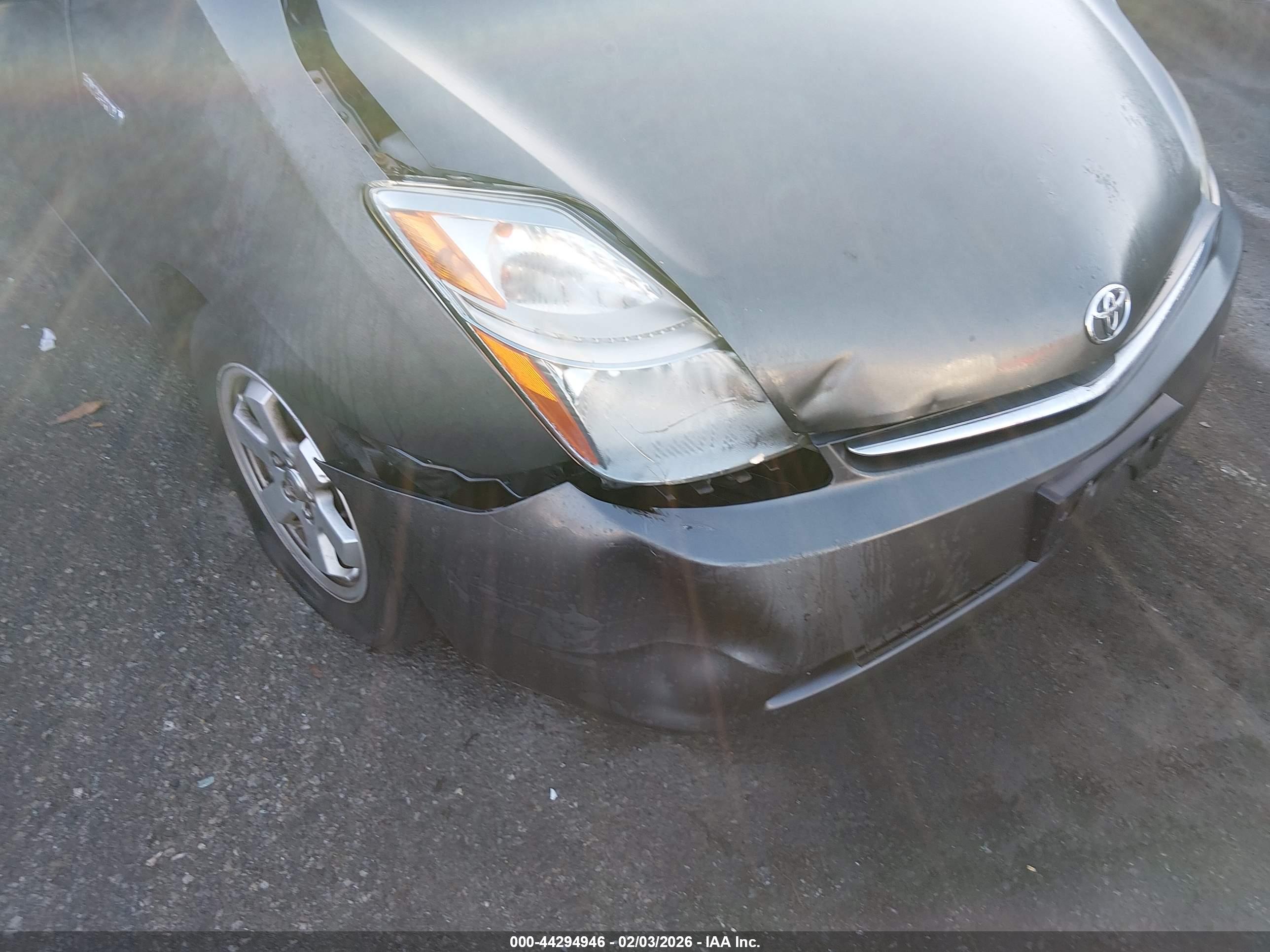 TOYOTA PRIUS image 6