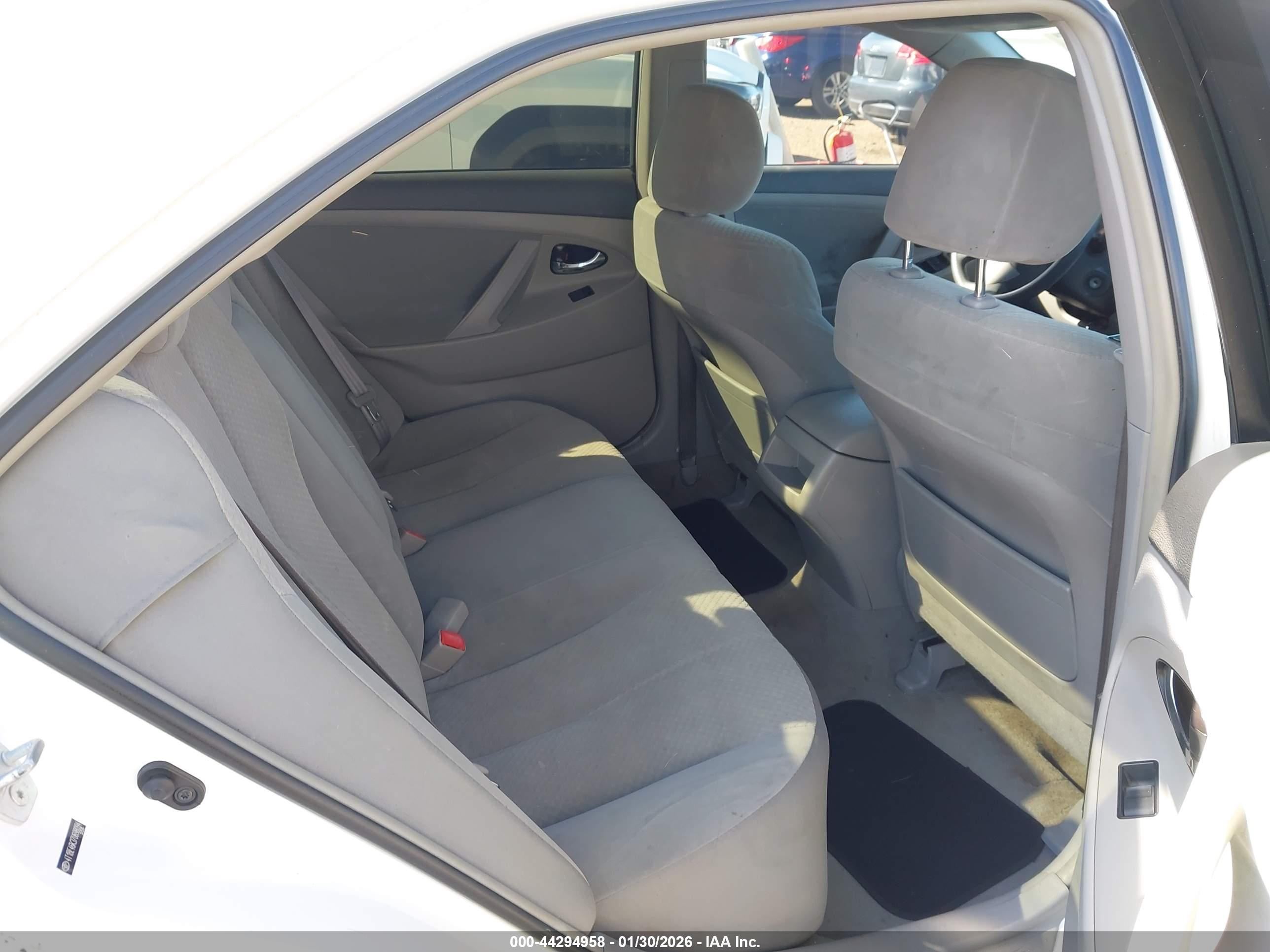TOYOTA CAMRY image 8