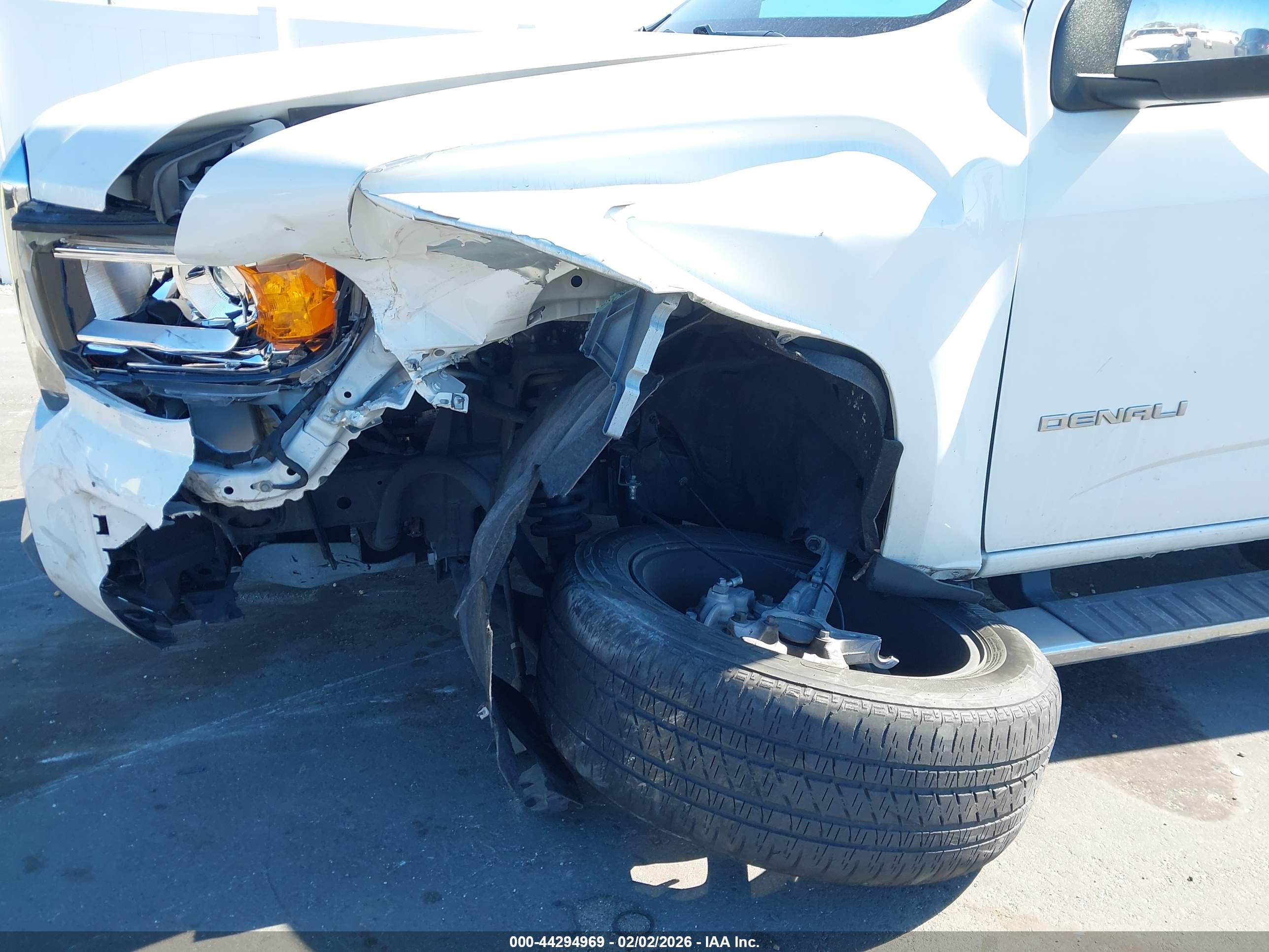 GMC CANYON image 6