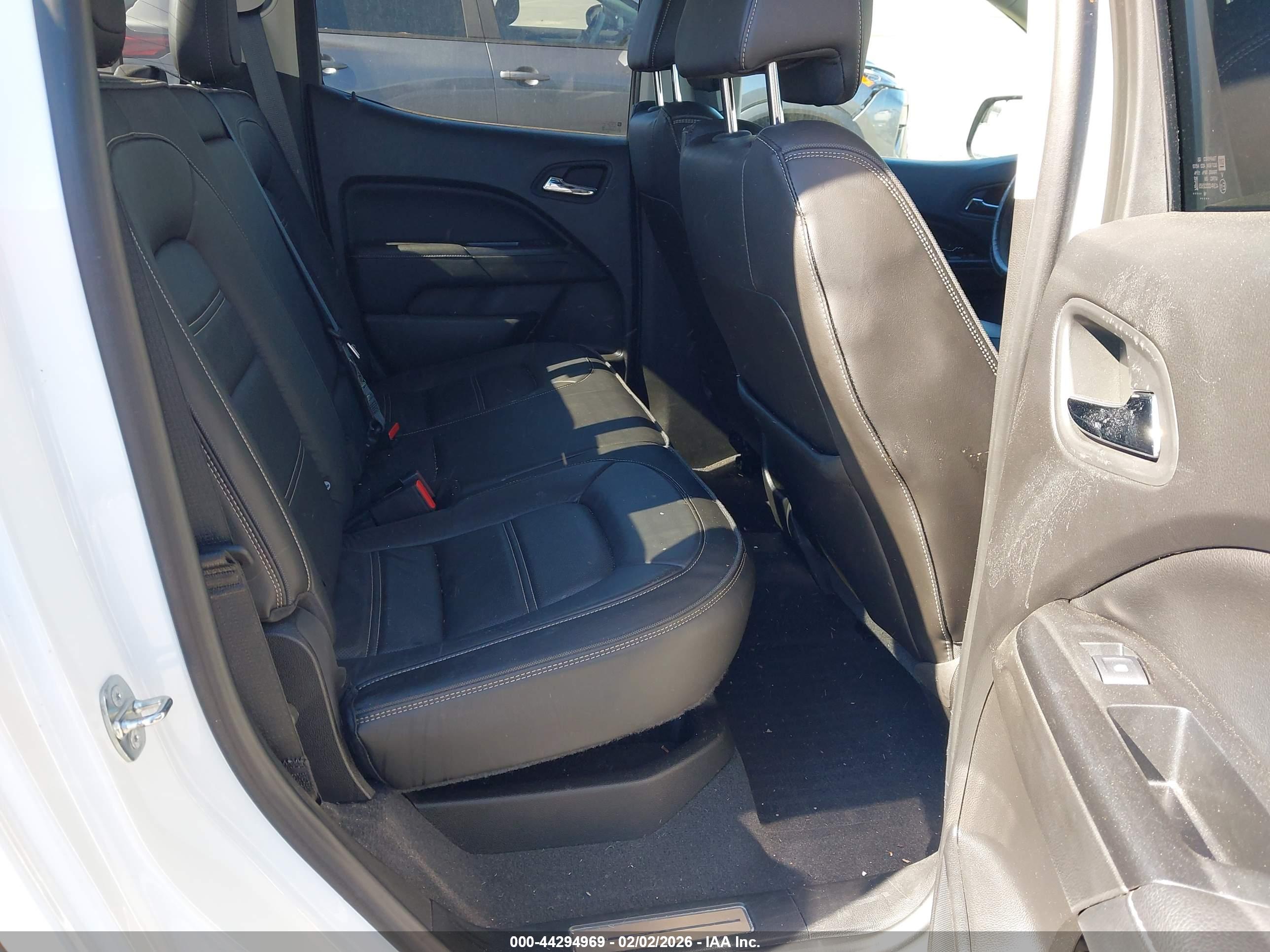 GMC CANYON image 8