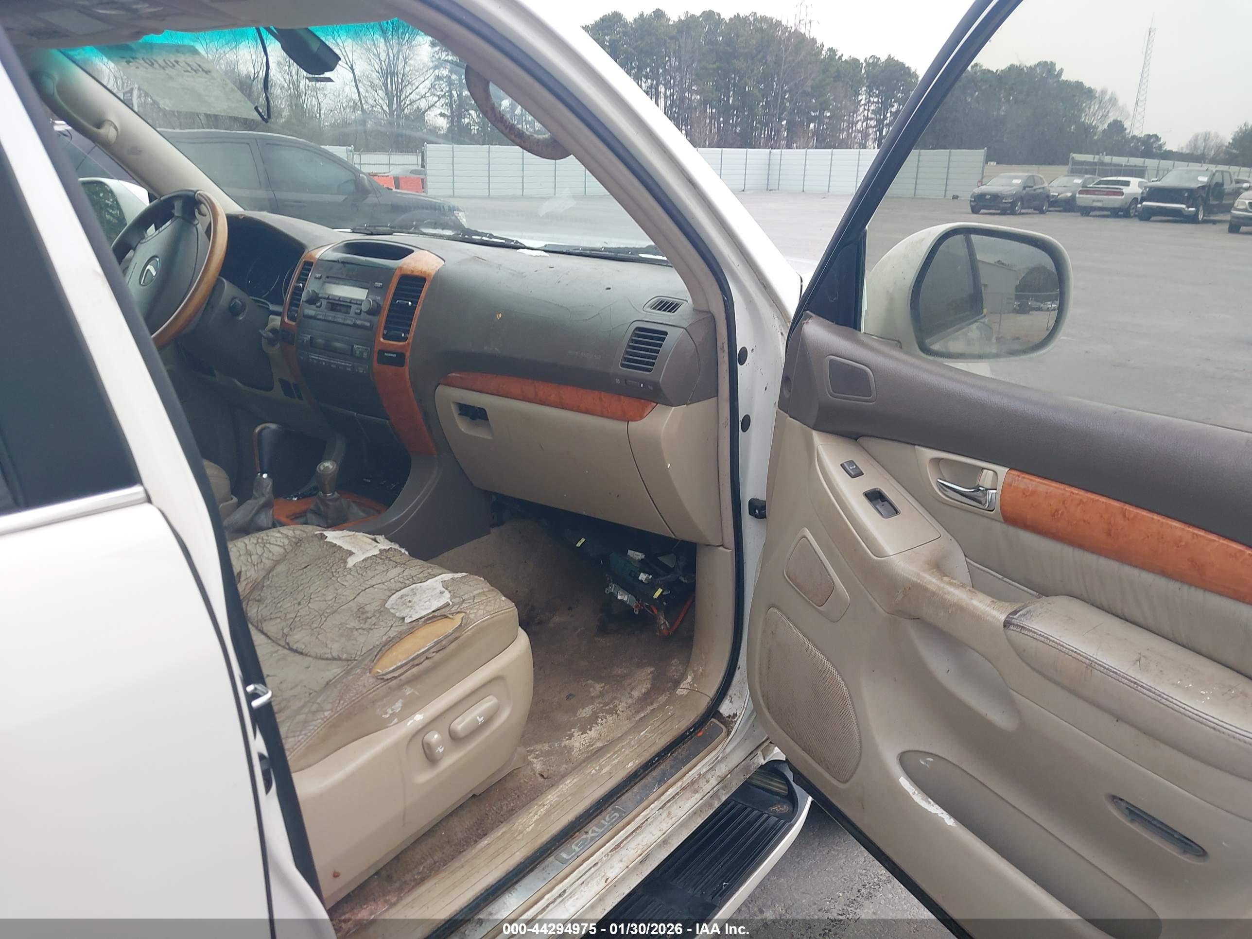 LEXUS GX image 5