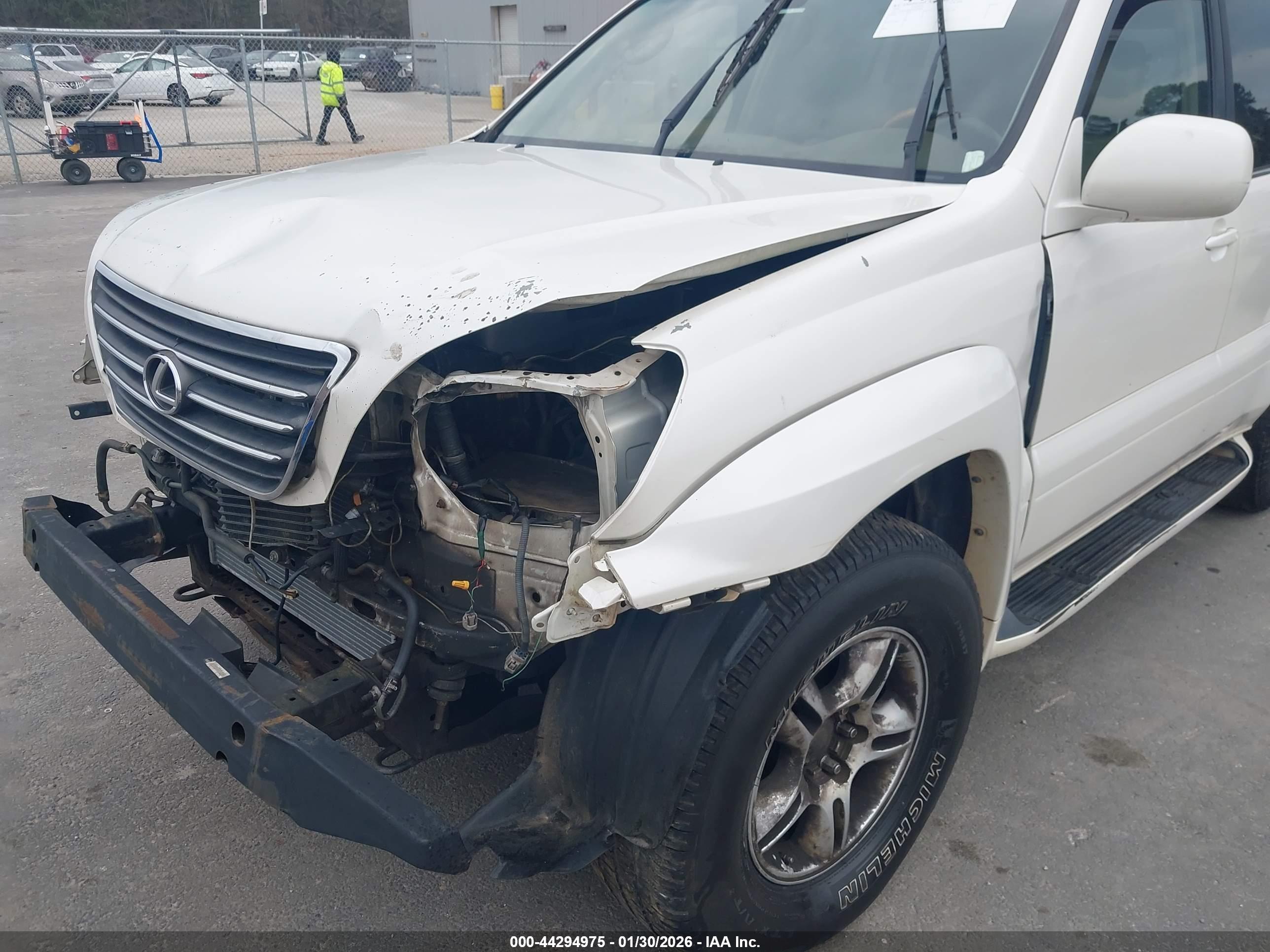 LEXUS GX image 6