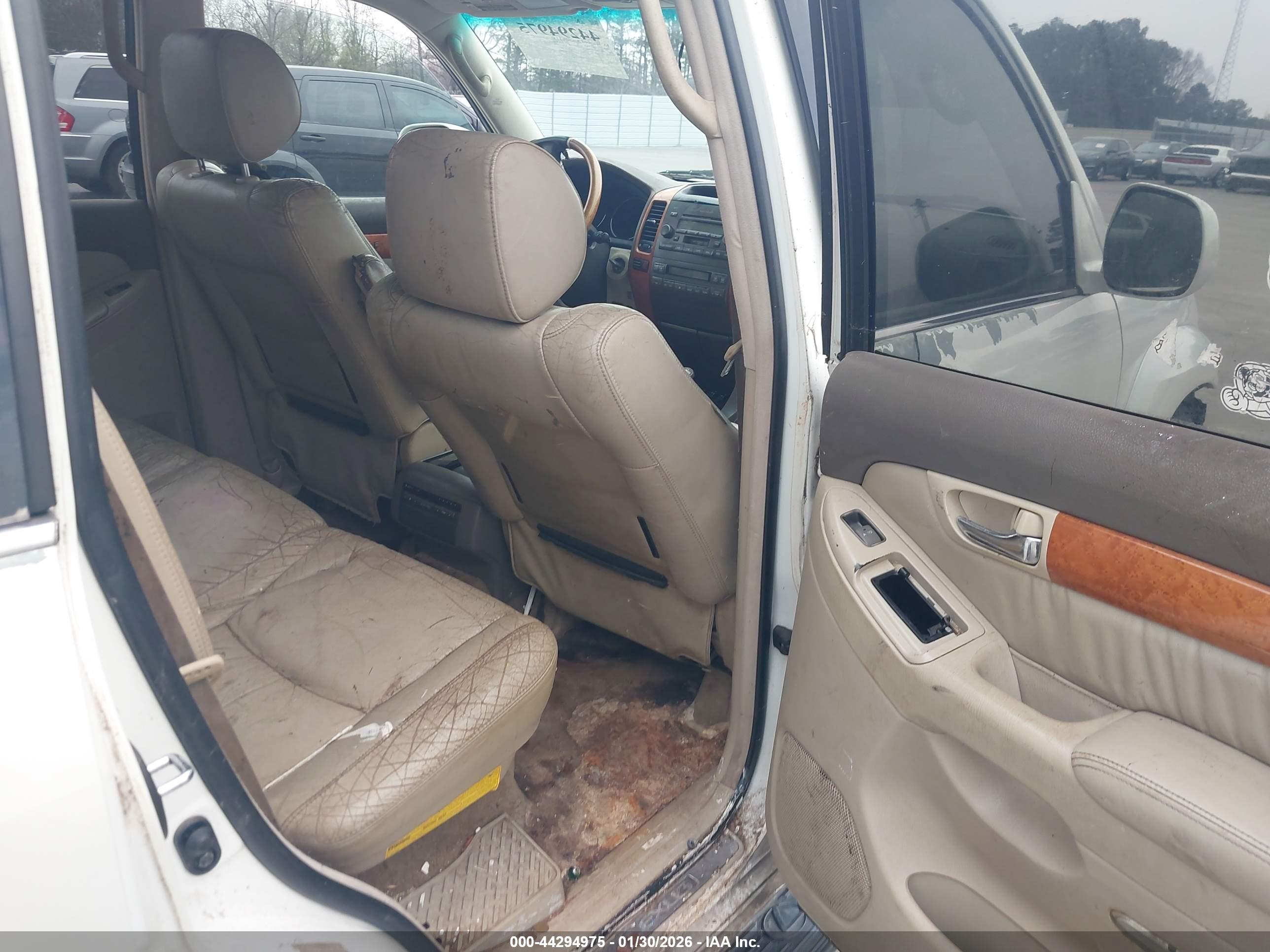 LEXUS GX image 8
