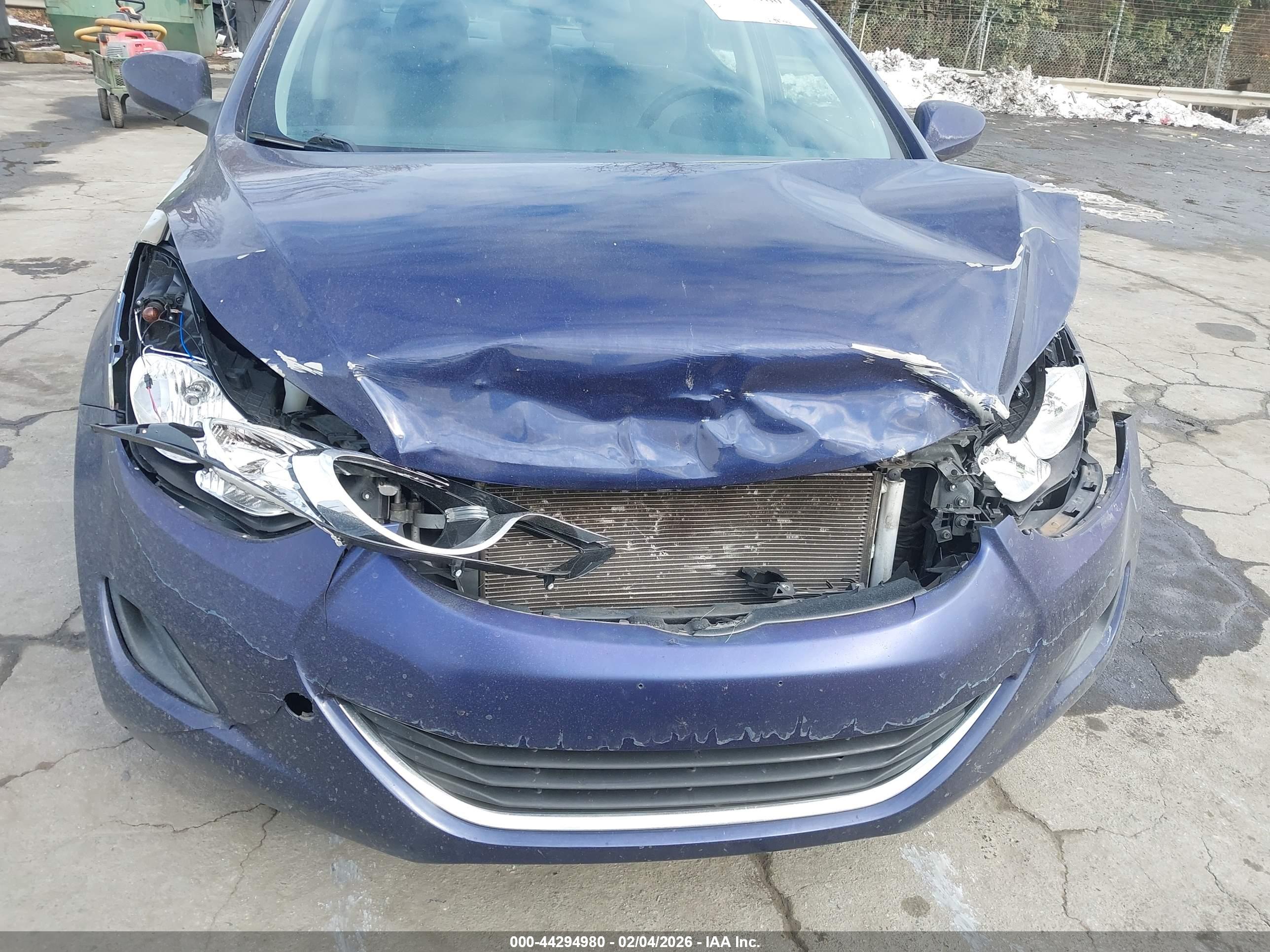 HYUNDAI ELANTRA image 6