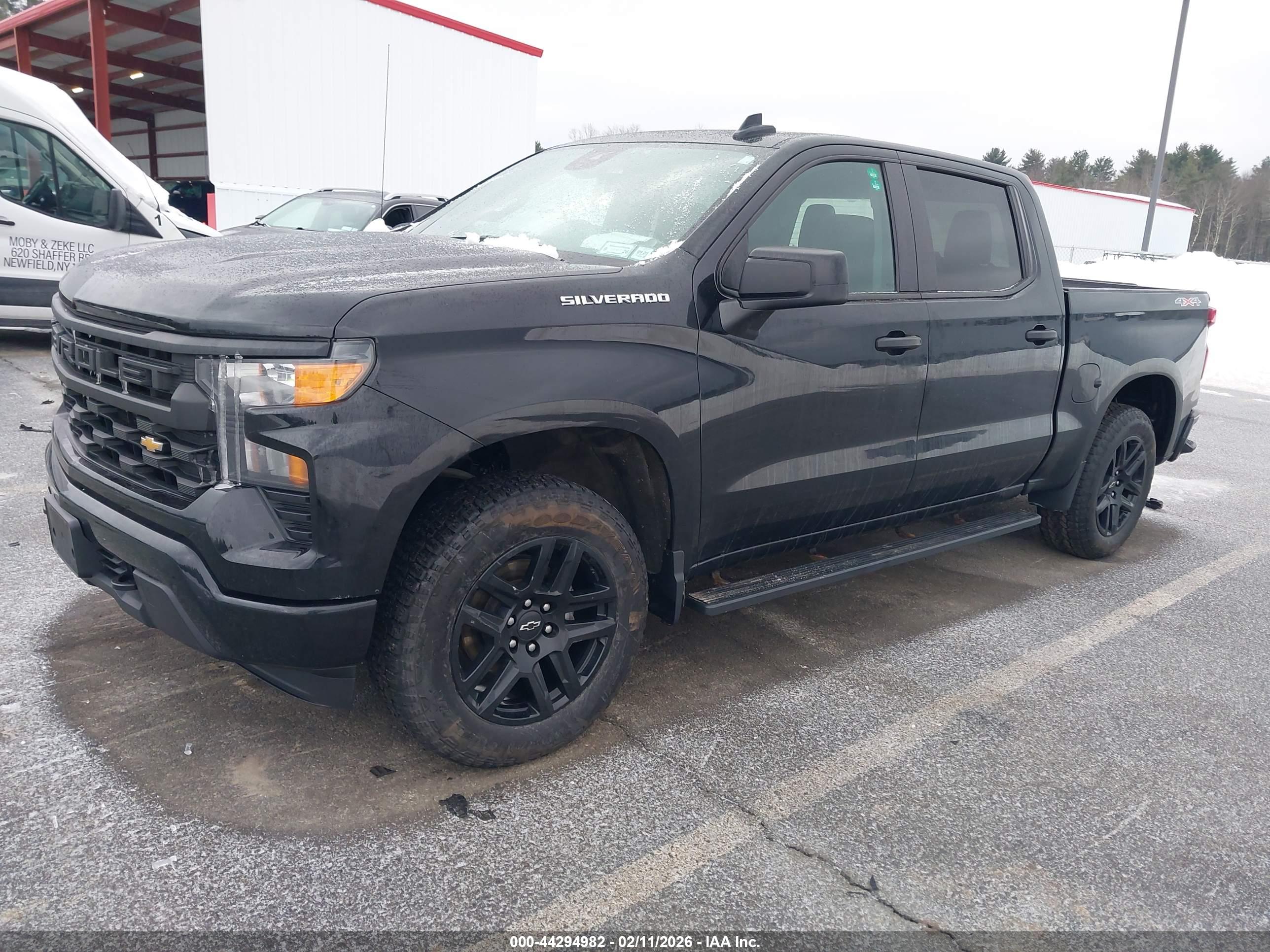 CHEVROLET SILVERADO image 2