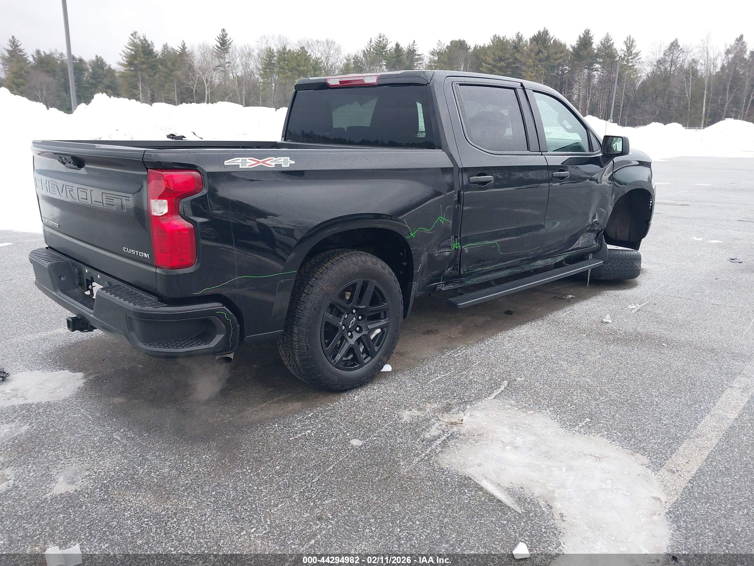 CHEVROLET SILVERADO image 4