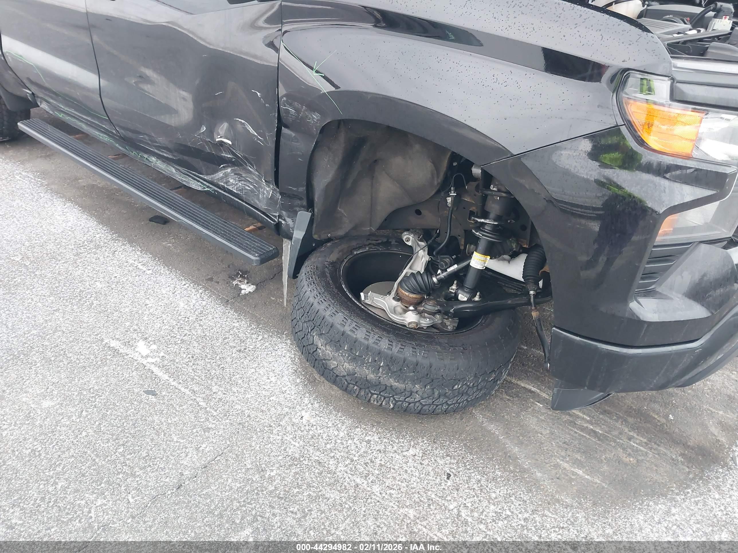 CHEVROLET SILVERADO image 6