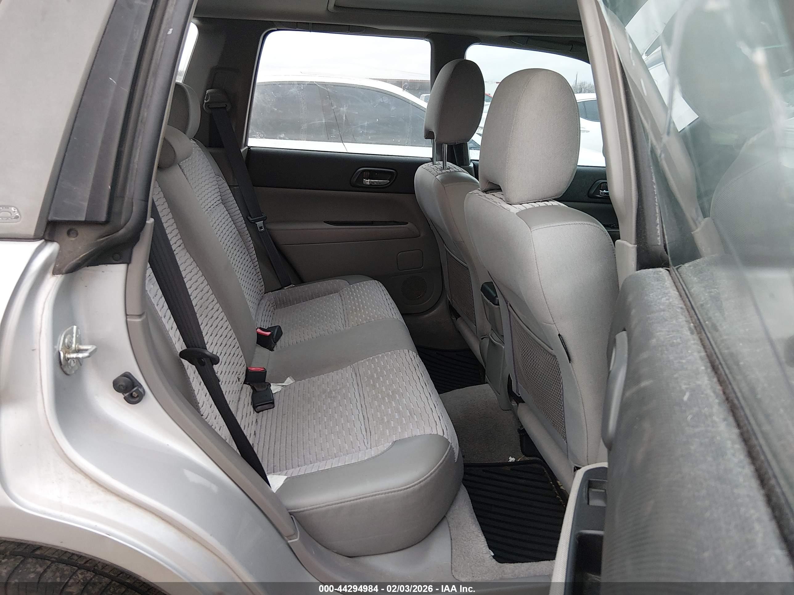 SUBARU FORESTER image 8