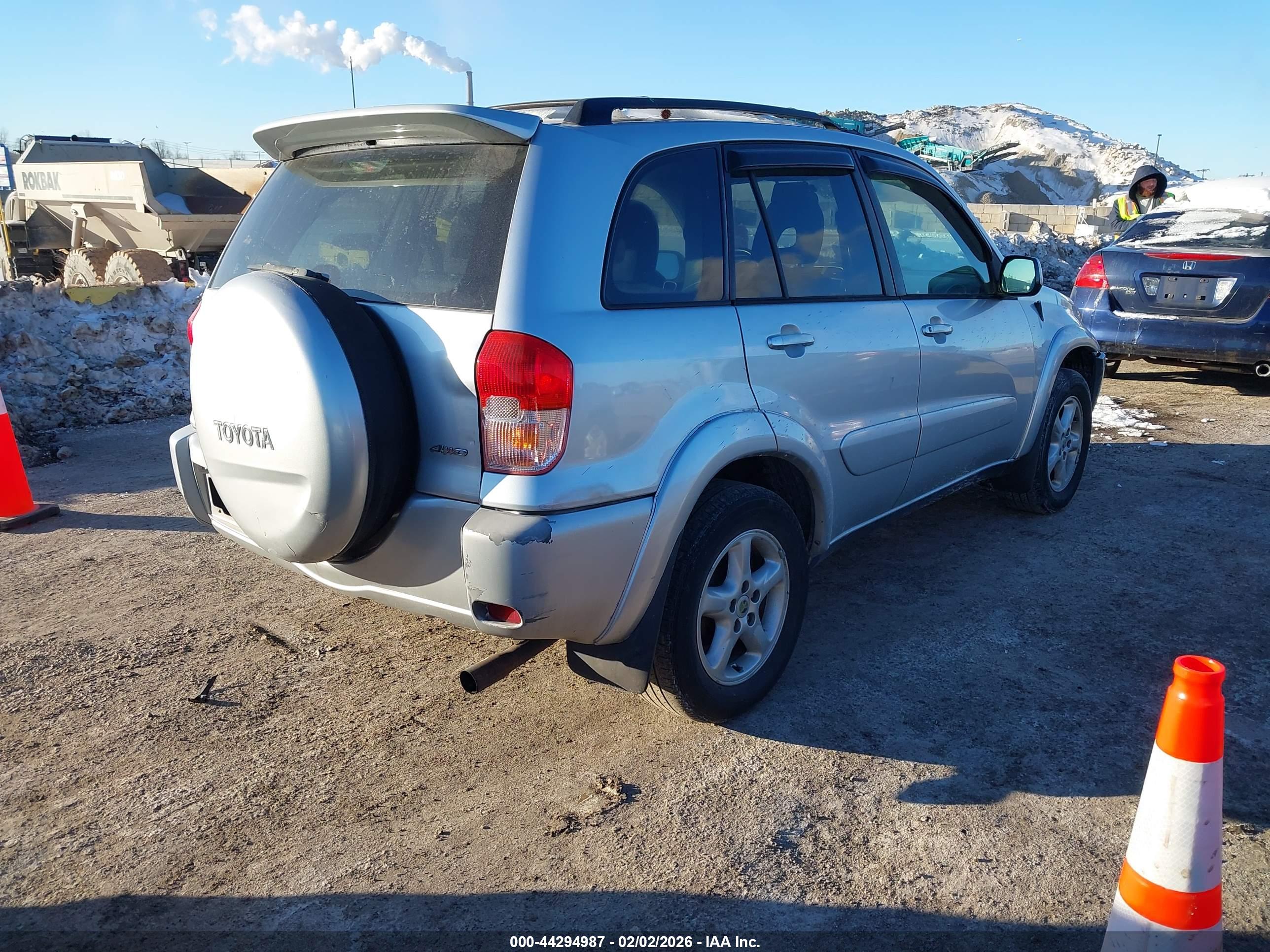 TOYOTA RAV4 image 4