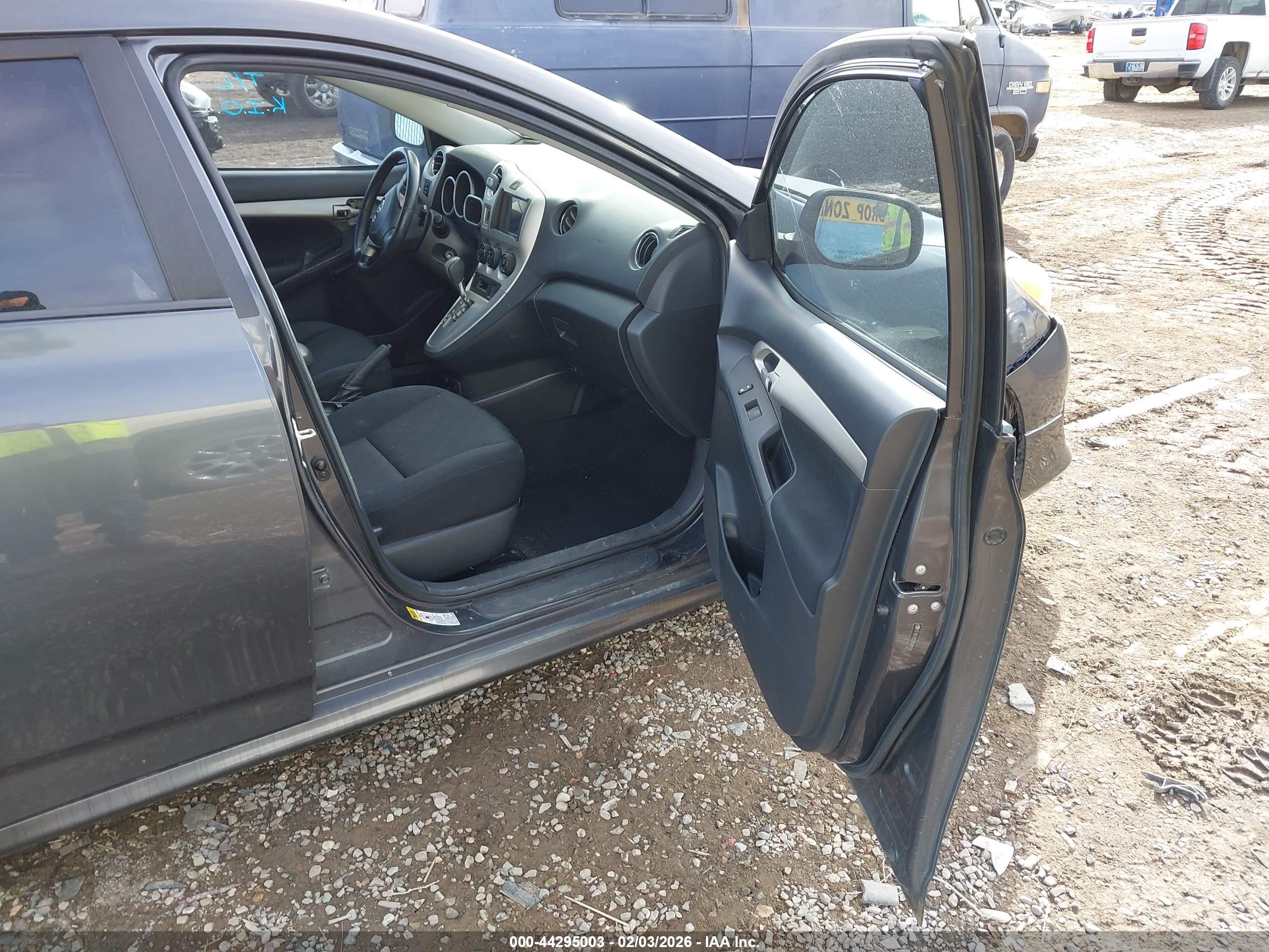 TOYOTA MATRIX image 5