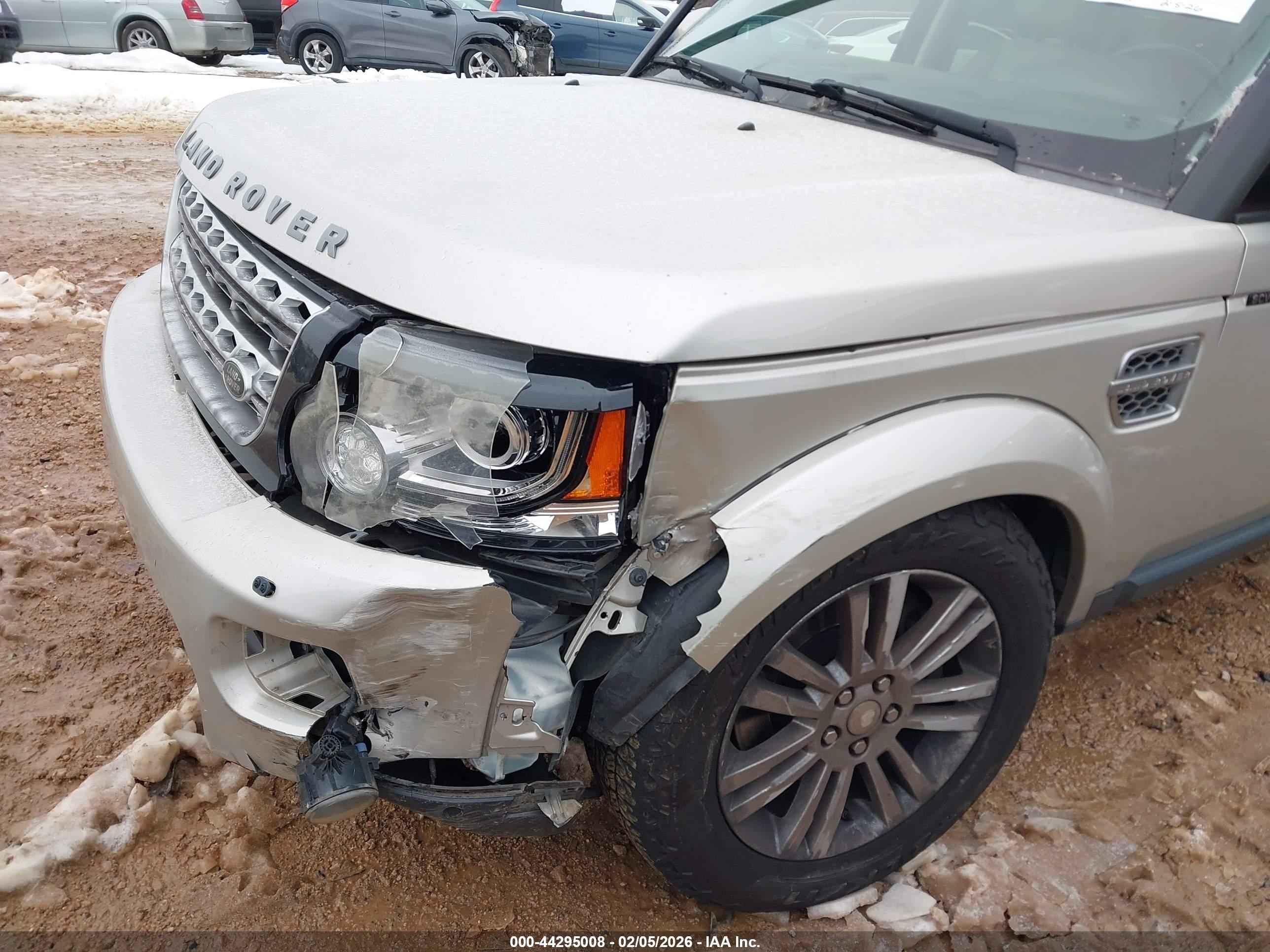LAND ROVER image 6