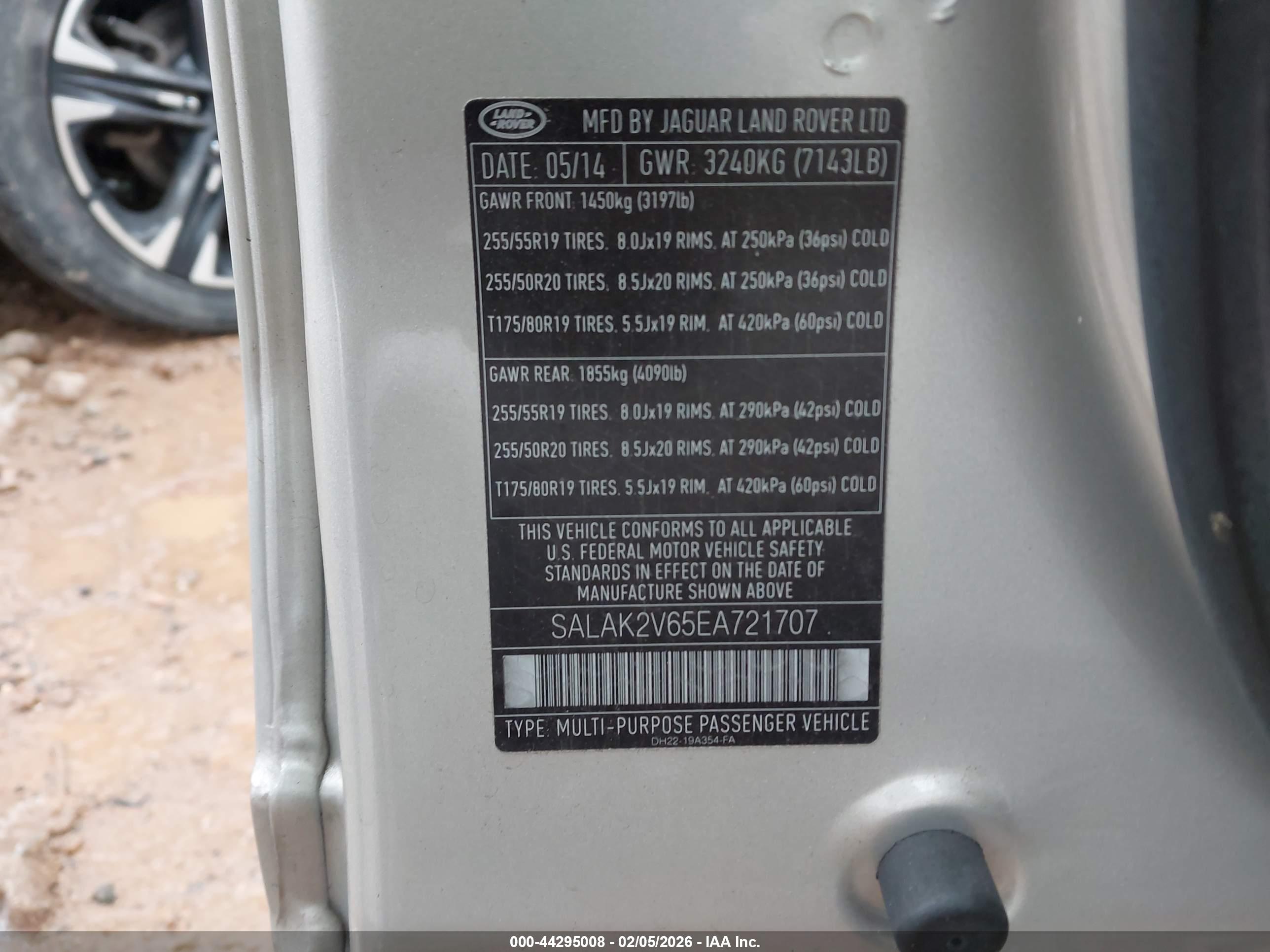 LAND ROVER image 9