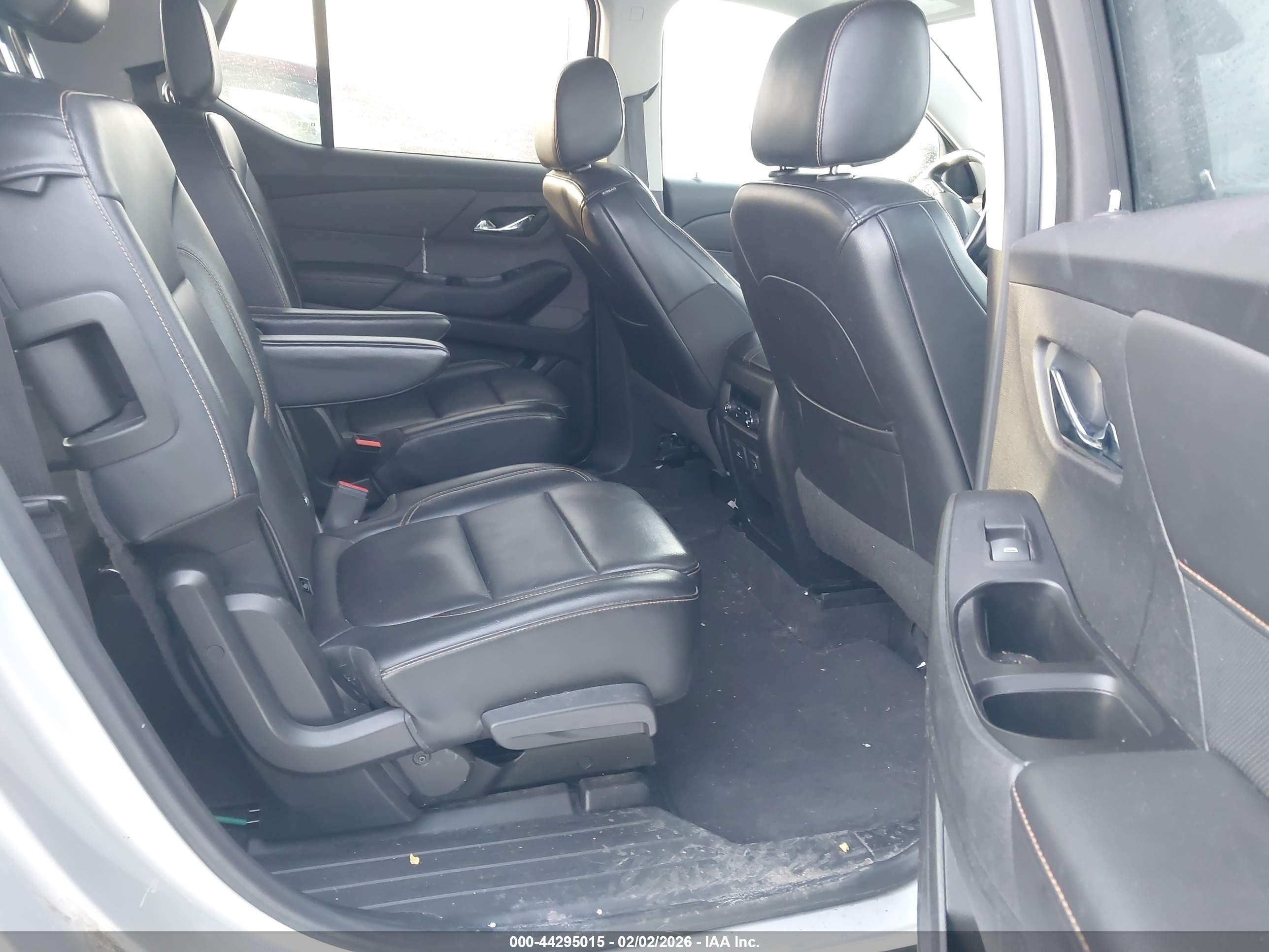 CHEVROLET TRAVERSE image 8