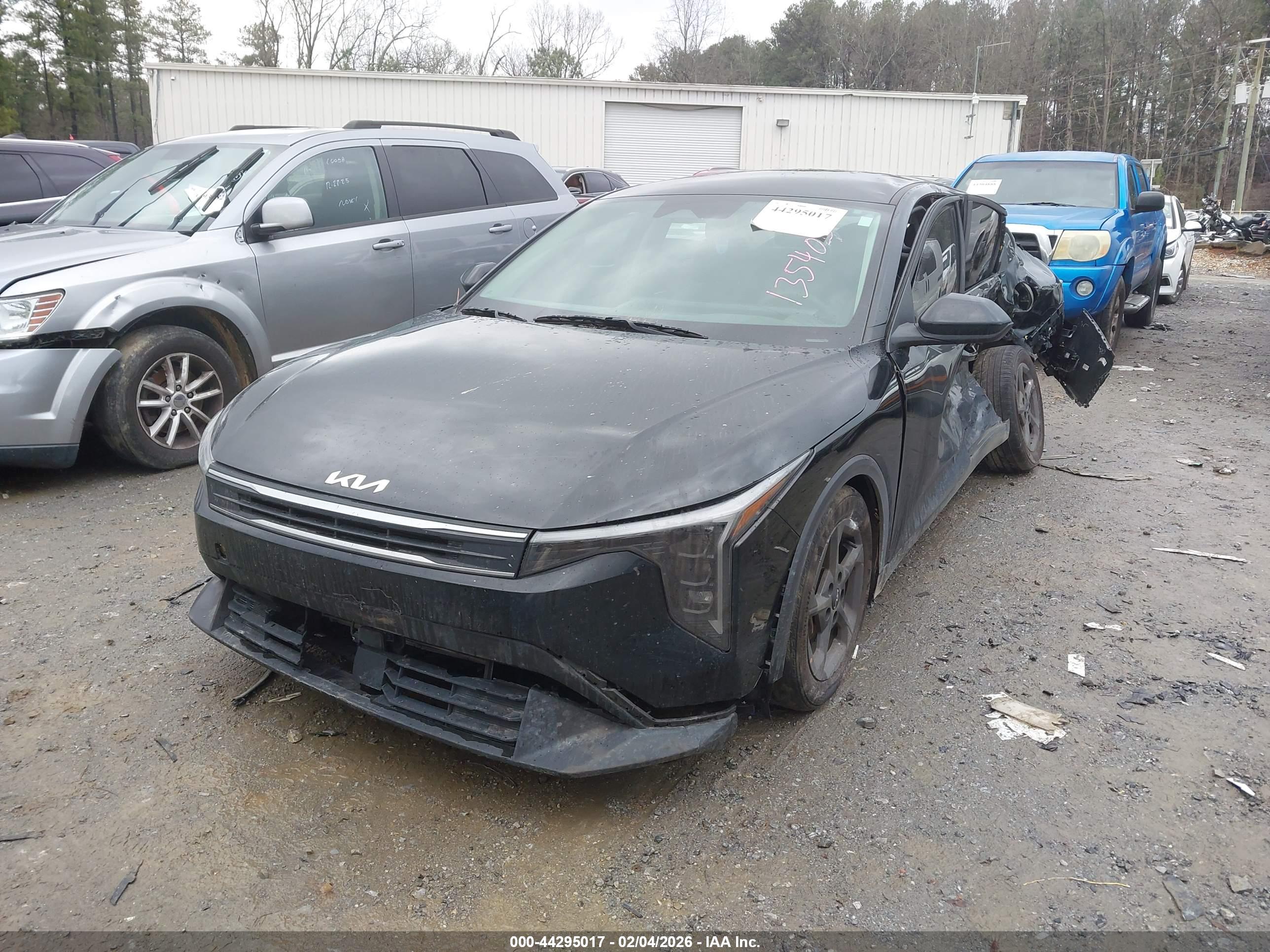 KIA K4 image 2