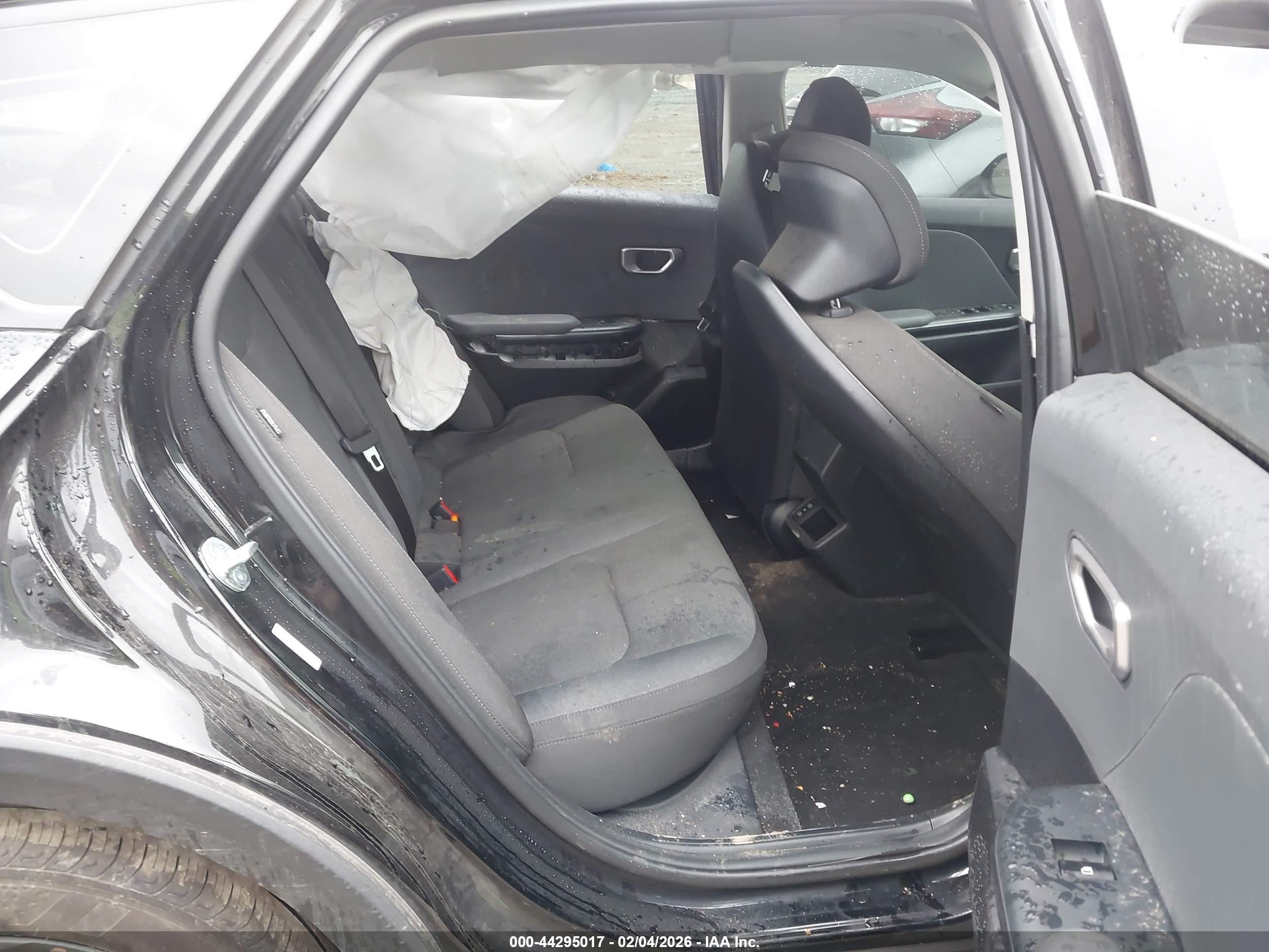 KIA K4 image 8