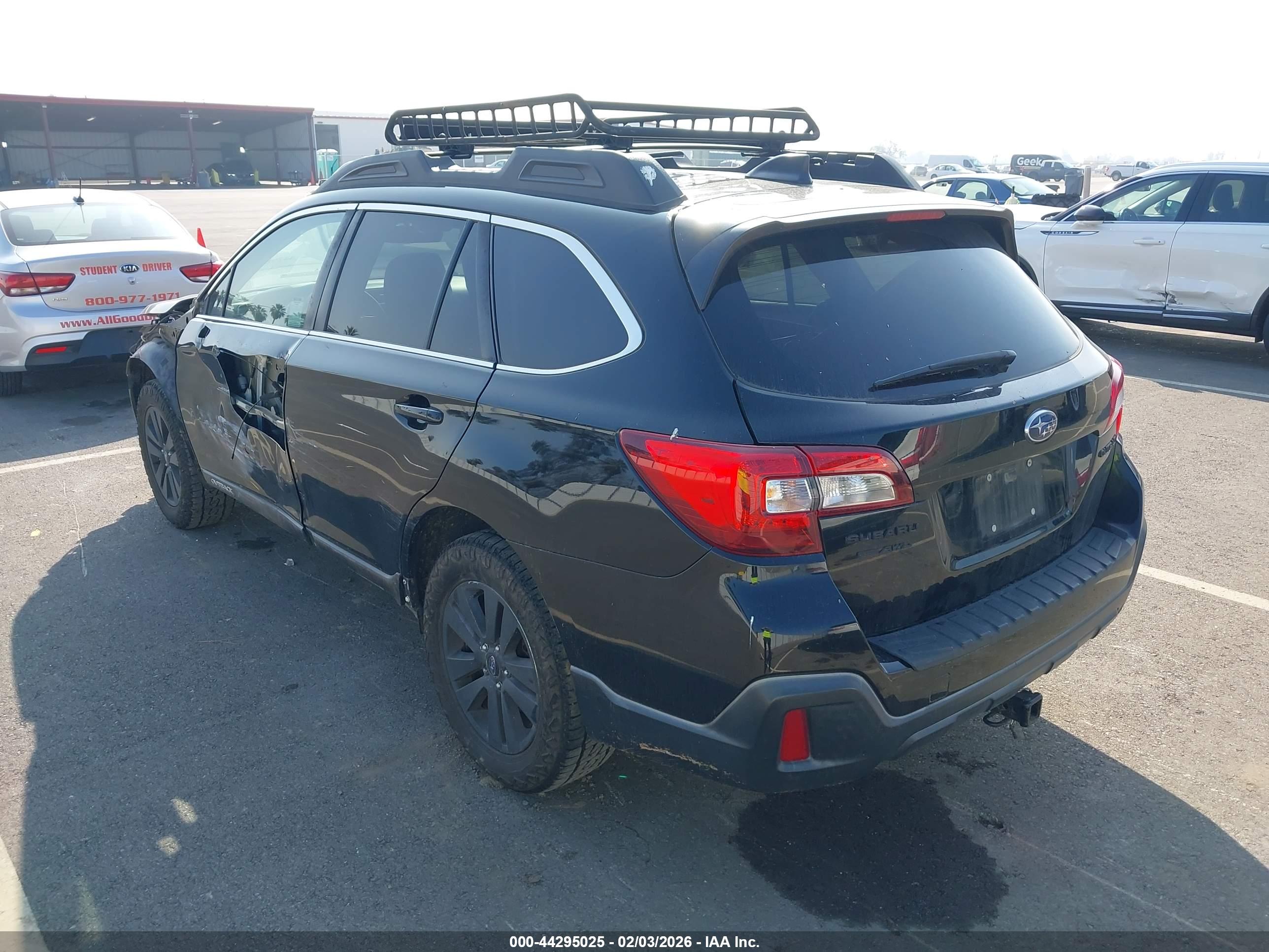SUBARU OUTBACK image 3