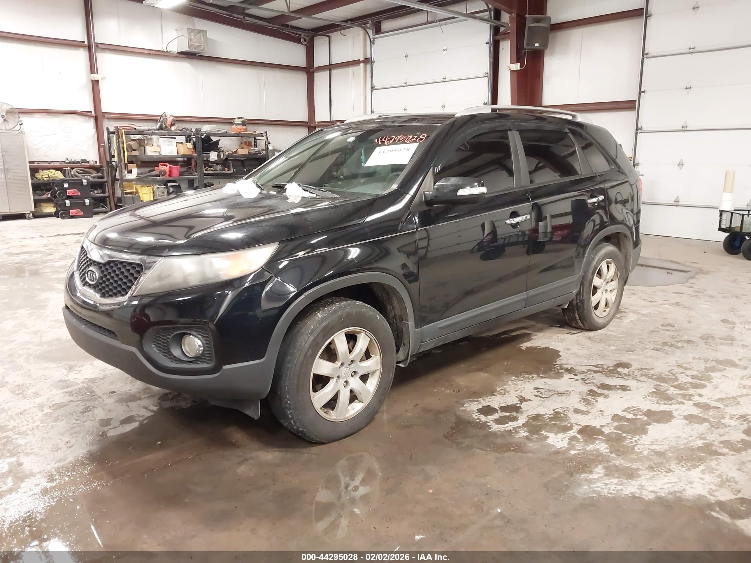 KIA SORENTO image 2