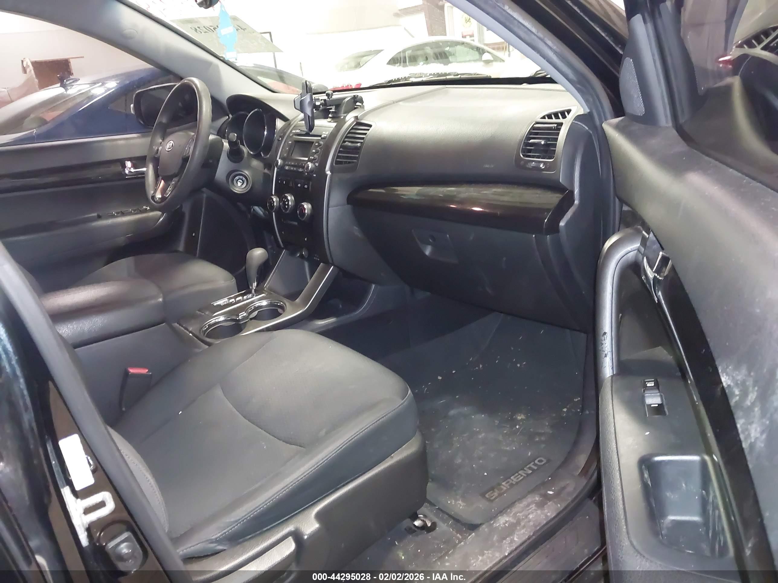 KIA SORENTO image 5