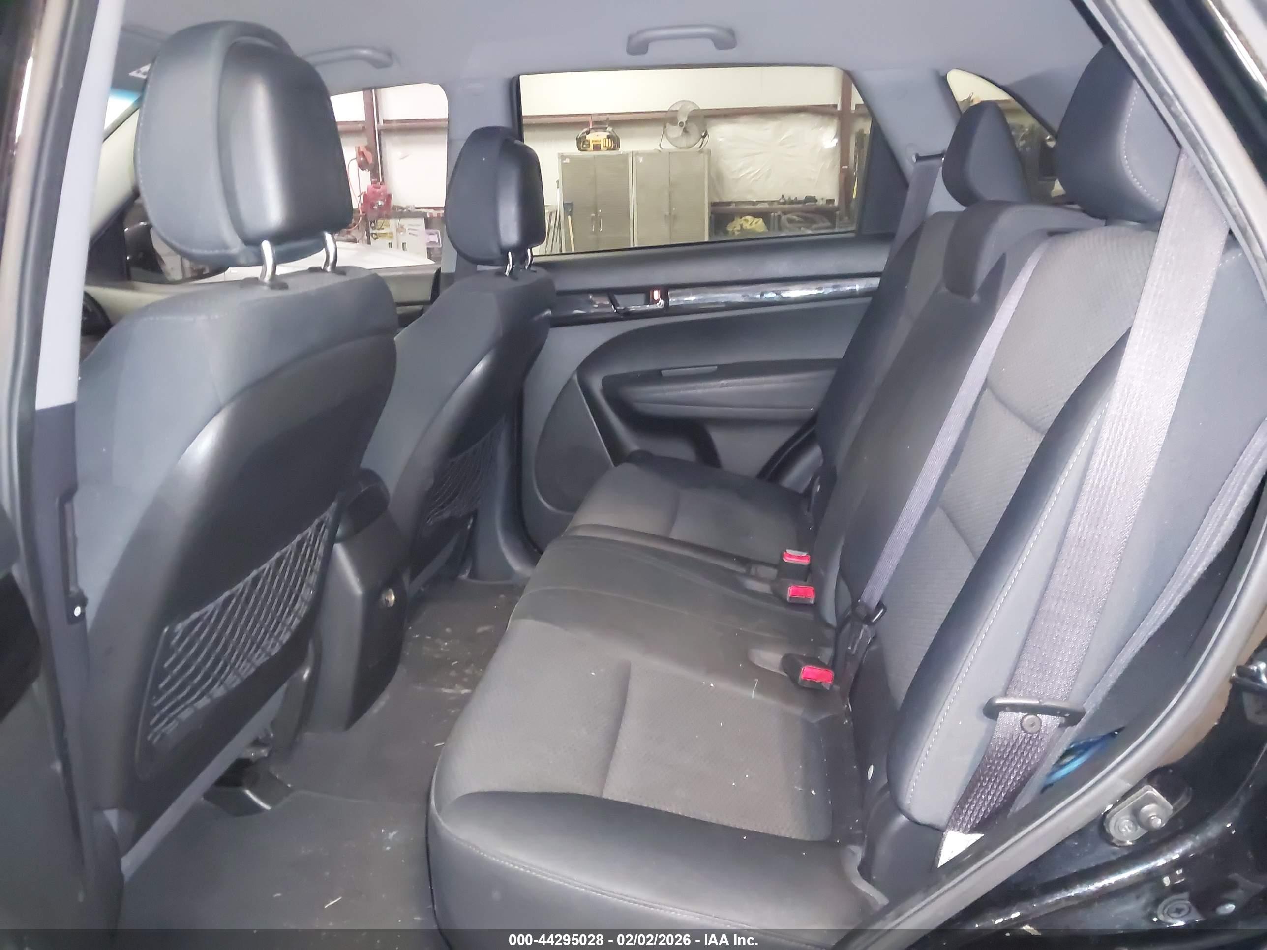 KIA SORENTO image 8
