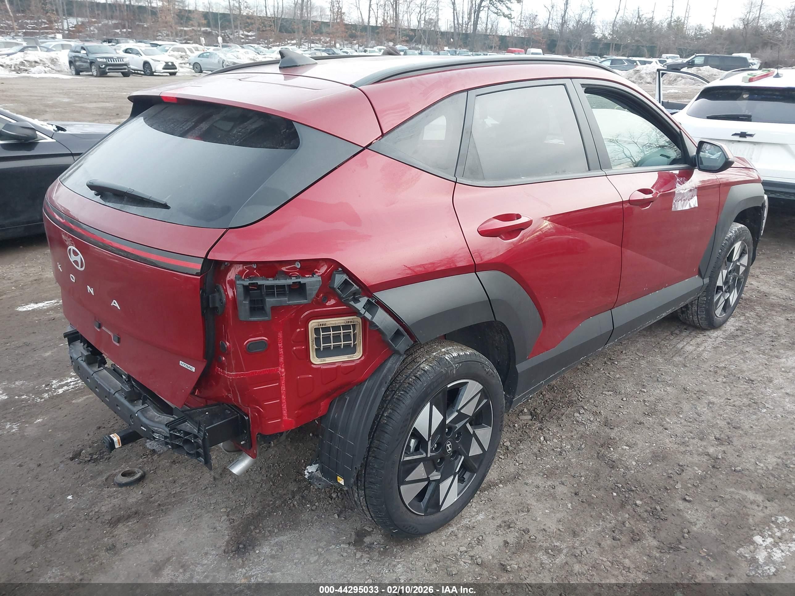 HYUNDAI KONA image 4
