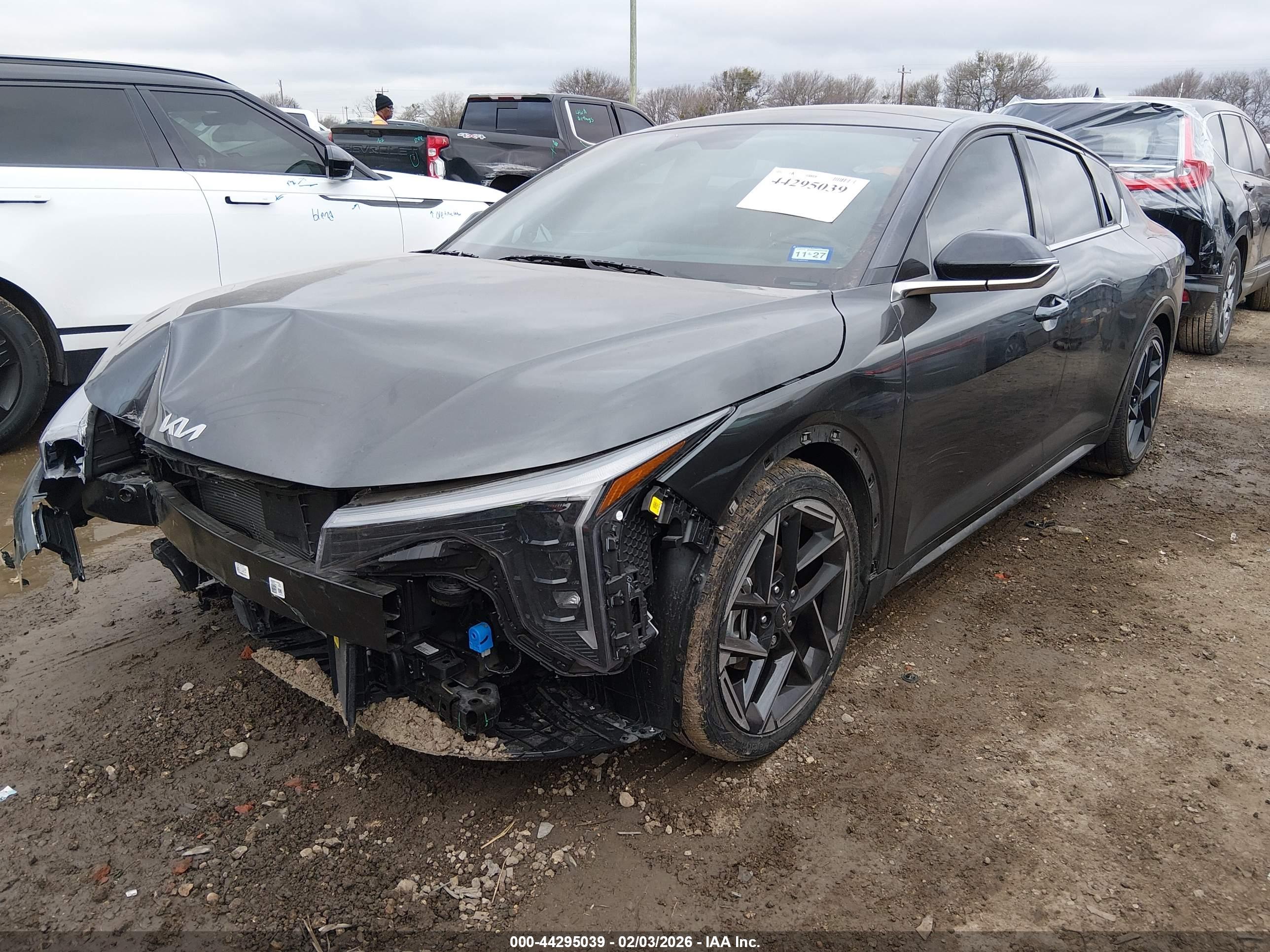KIA K4 image 2