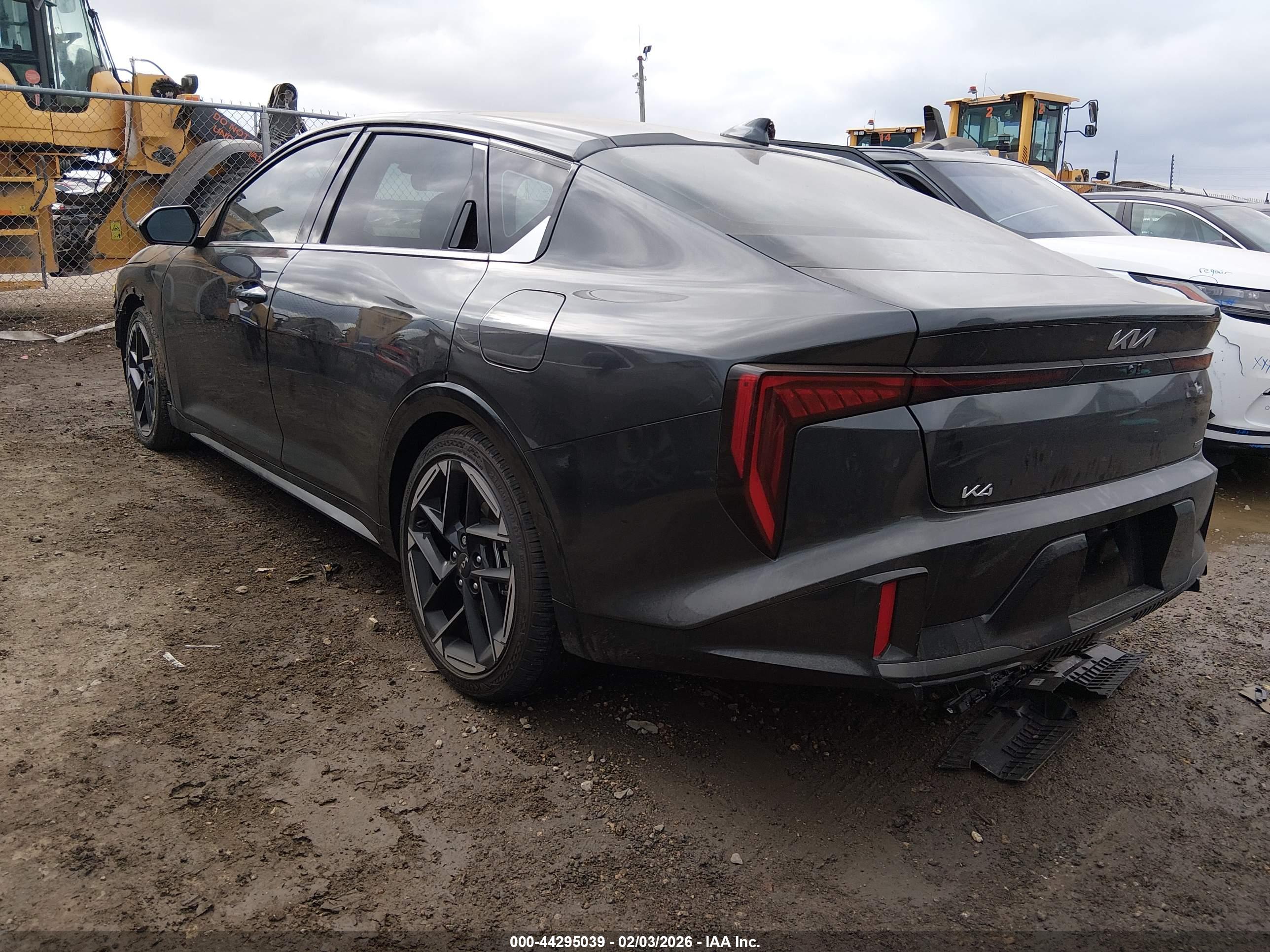 KIA K4 image 3
