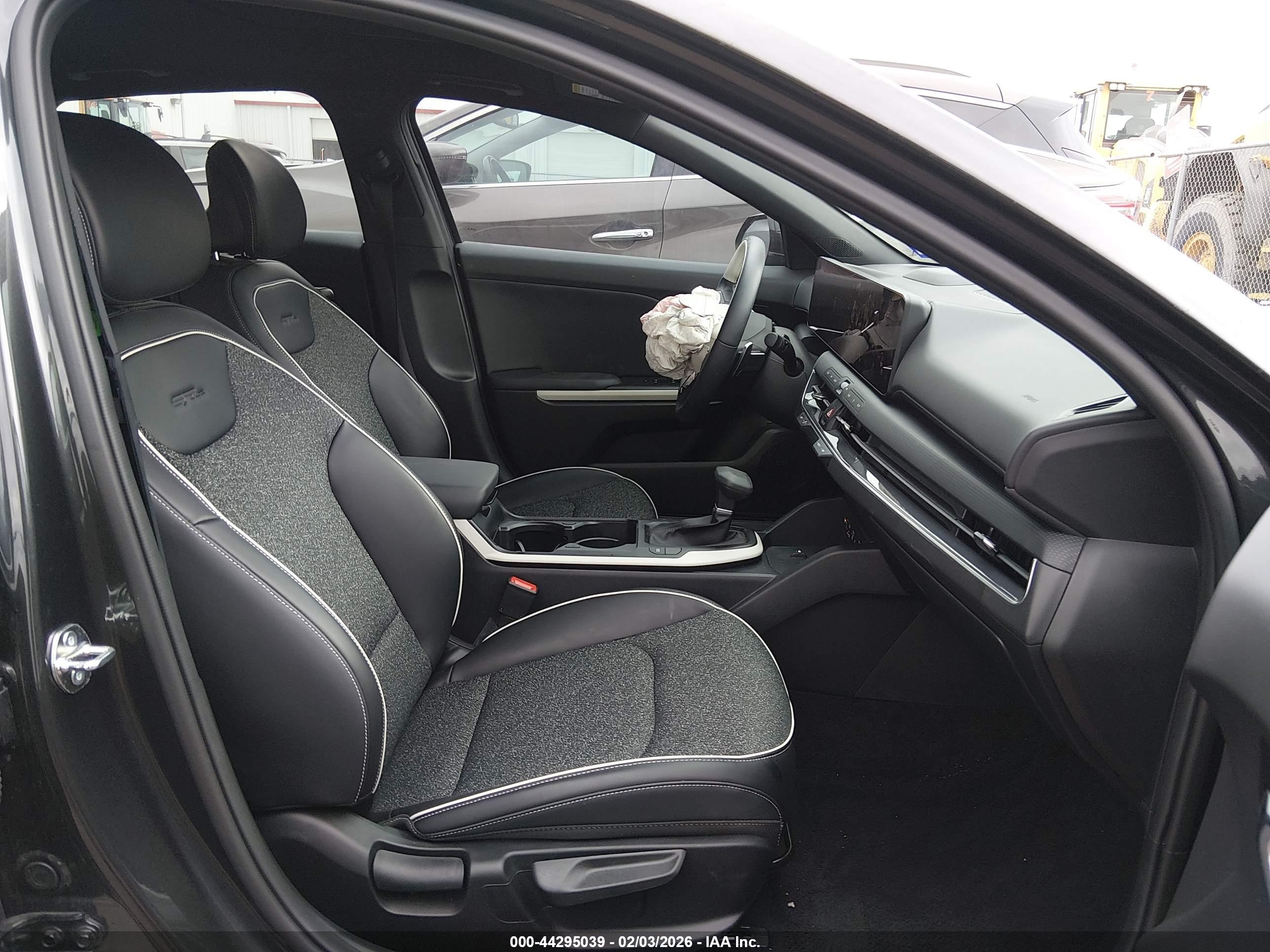 KIA K4 image 5