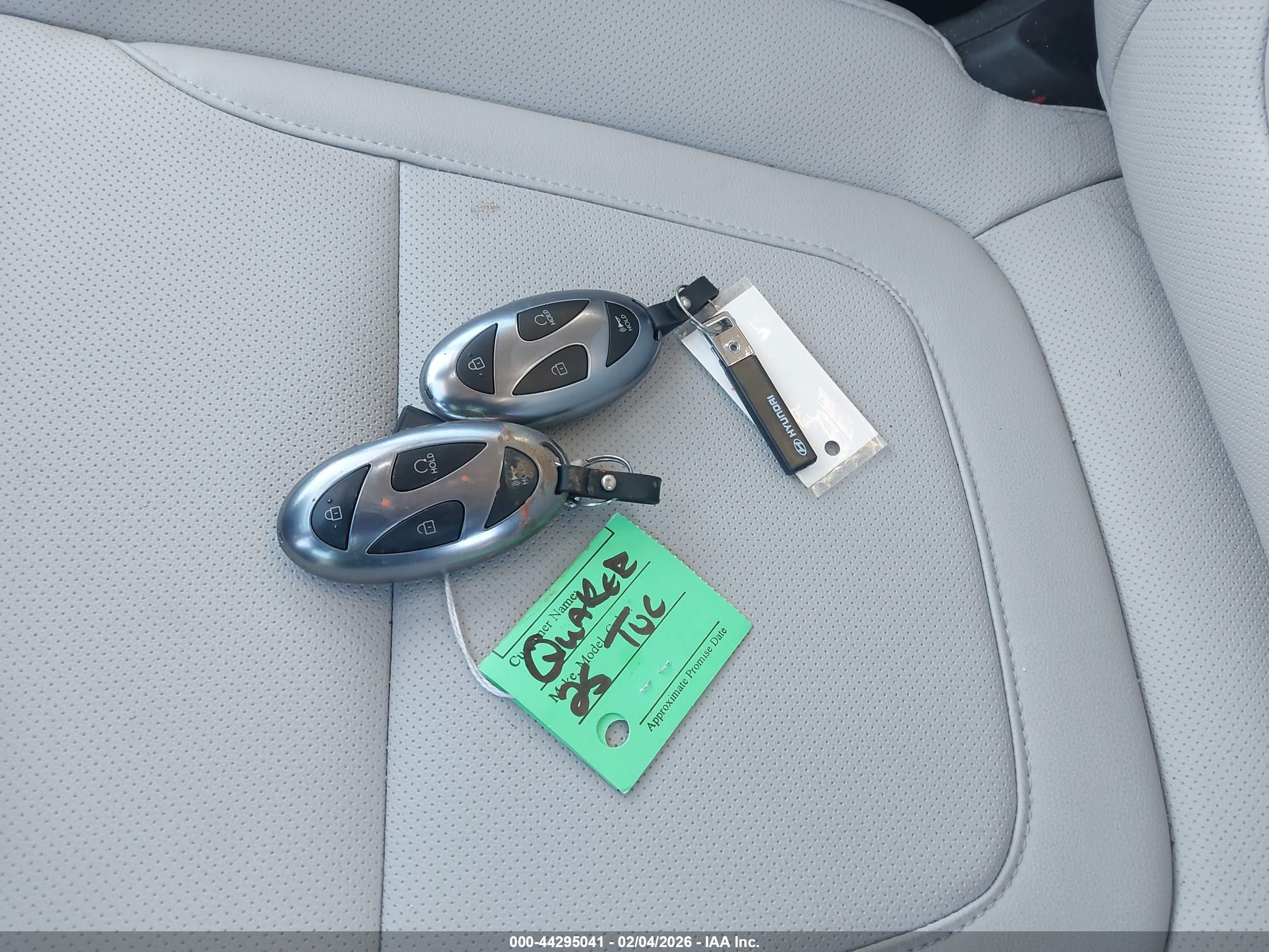 HYUNDAI TUCSON image 11