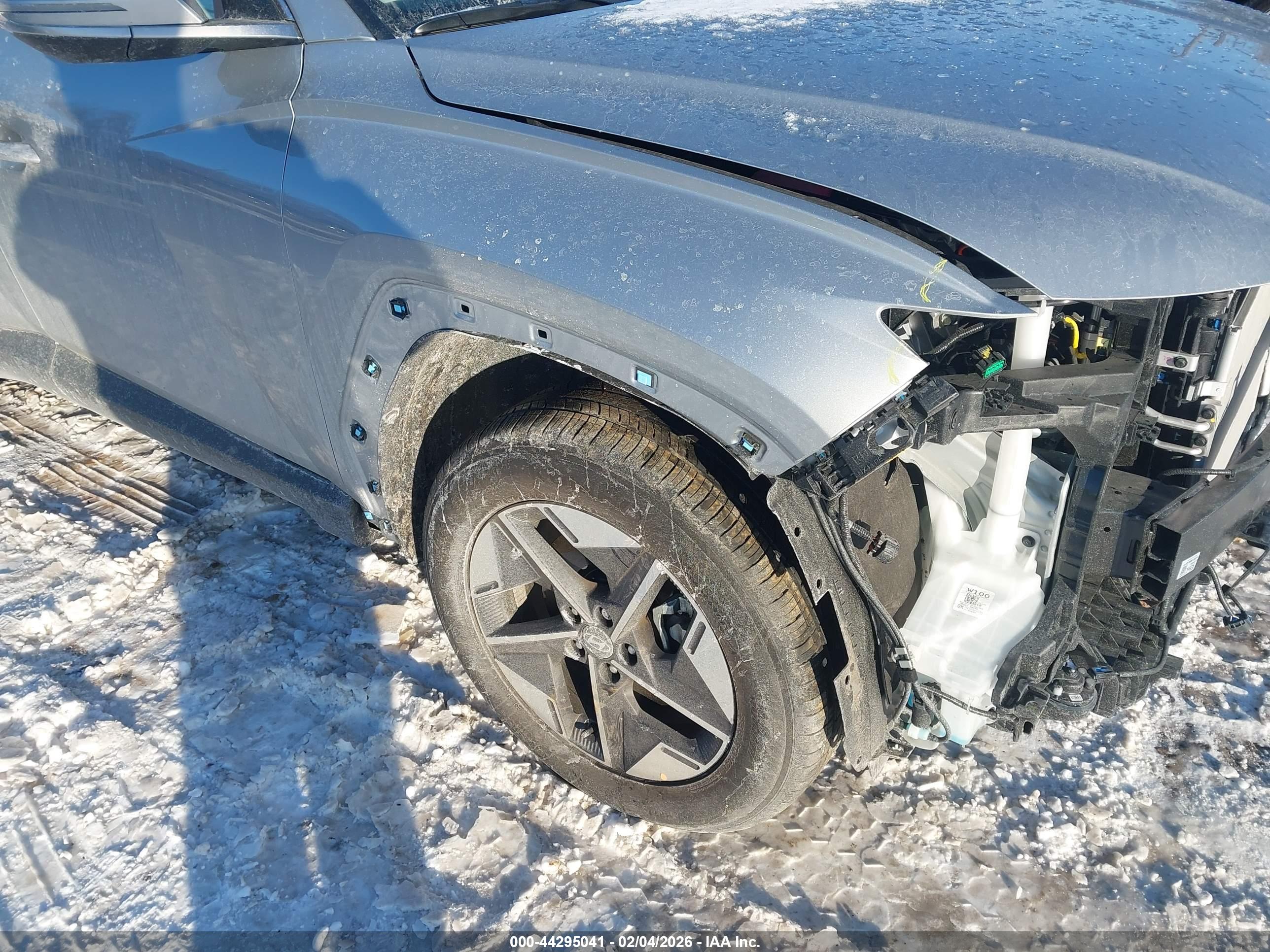 HYUNDAI TUCSON image 6