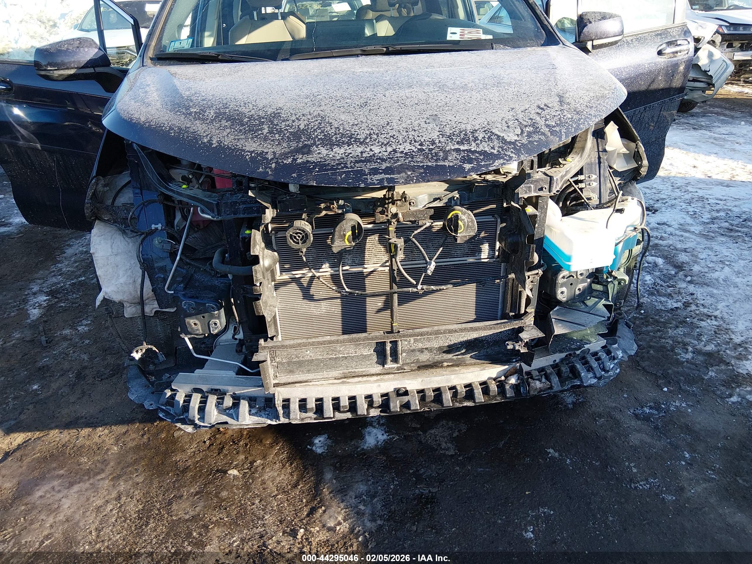 TOYOTA SIENNA image 6
